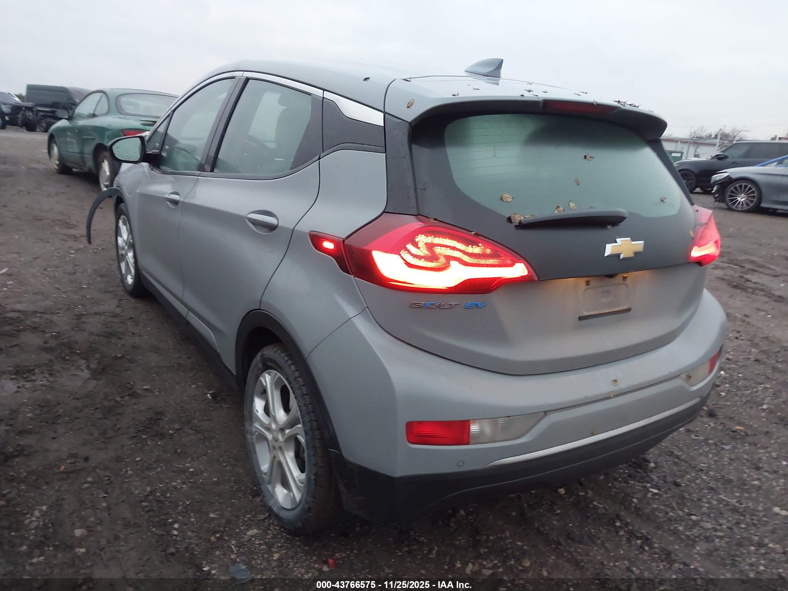 CHEVROLET BOLT image 3