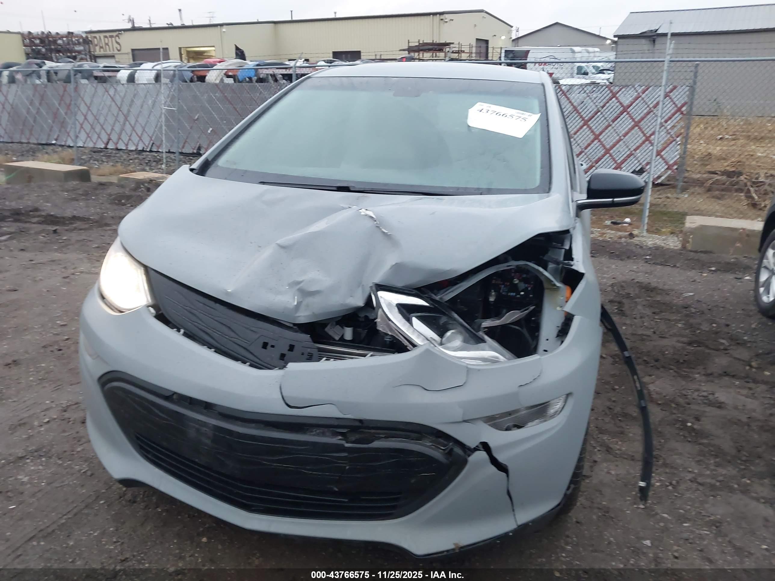 CHEVROLET BOLT image 6