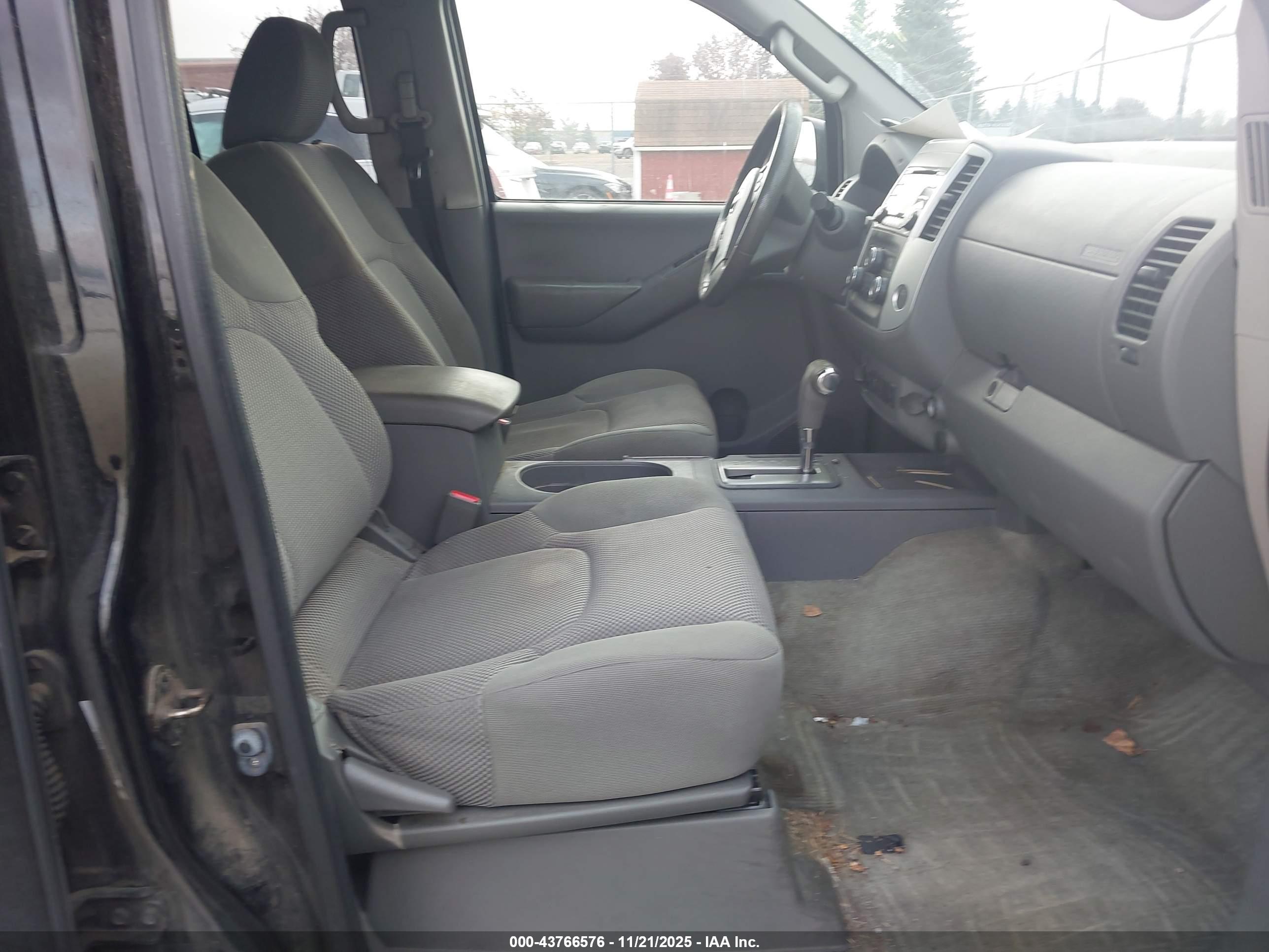 NISSAN FRONTIER image 5
