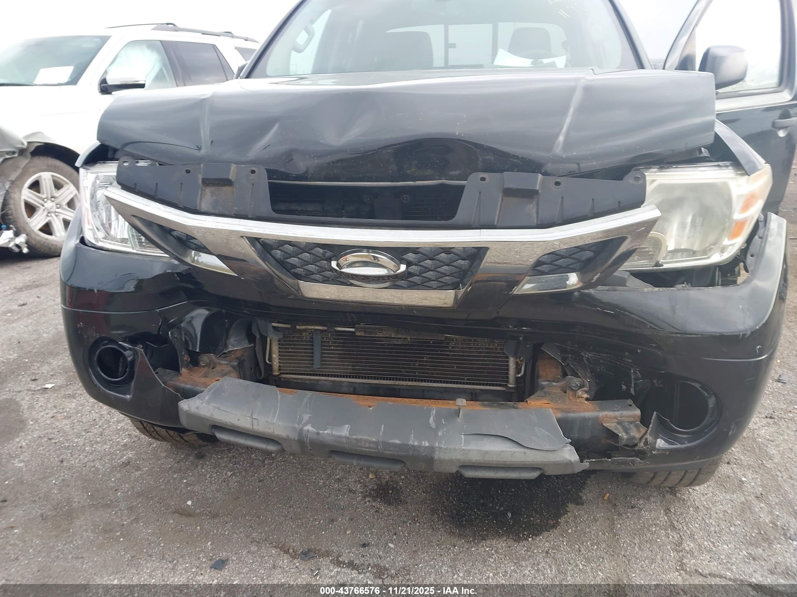 NISSAN FRONTIER image 6