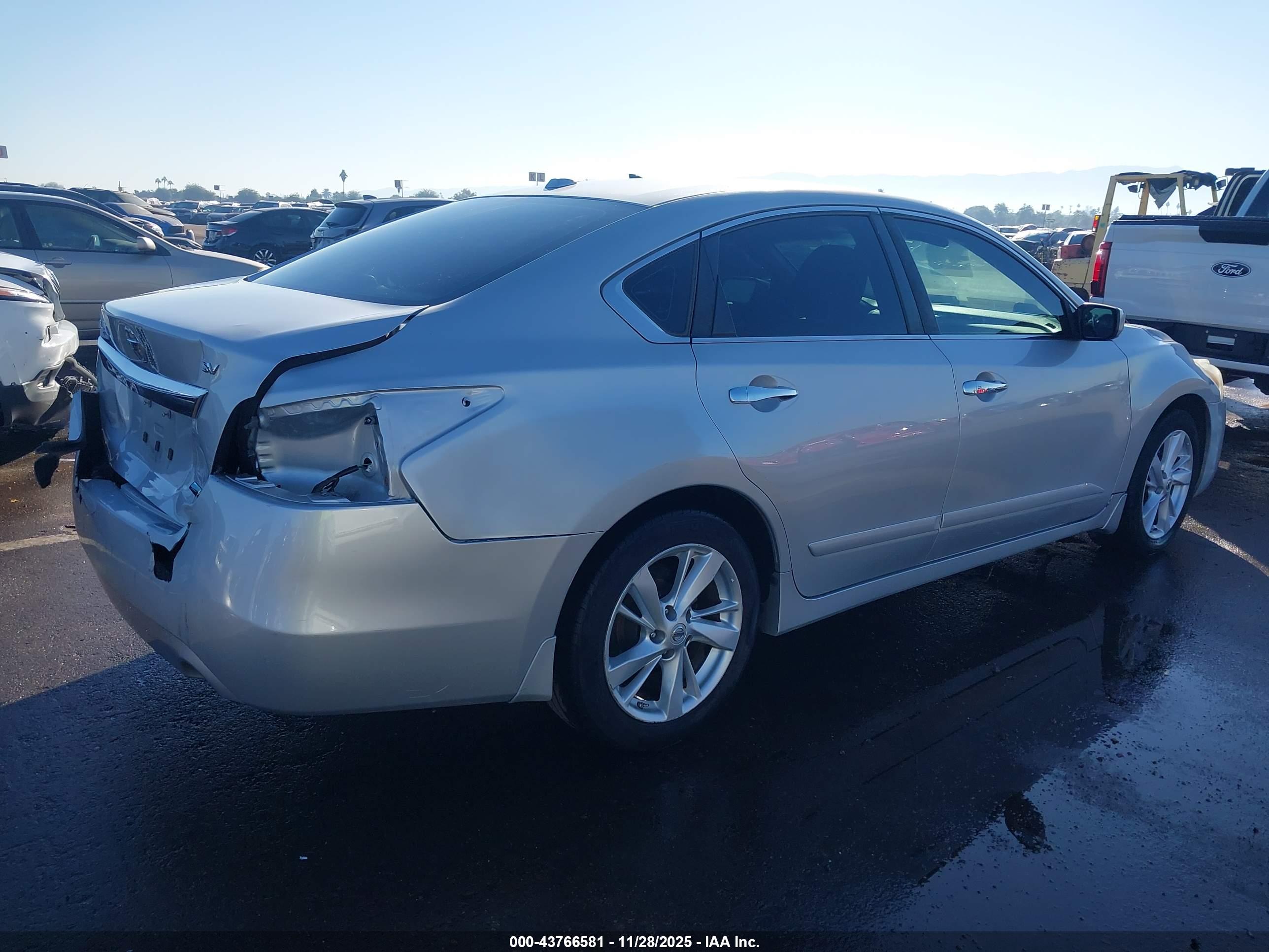 NISSAN ALTIMA image 4