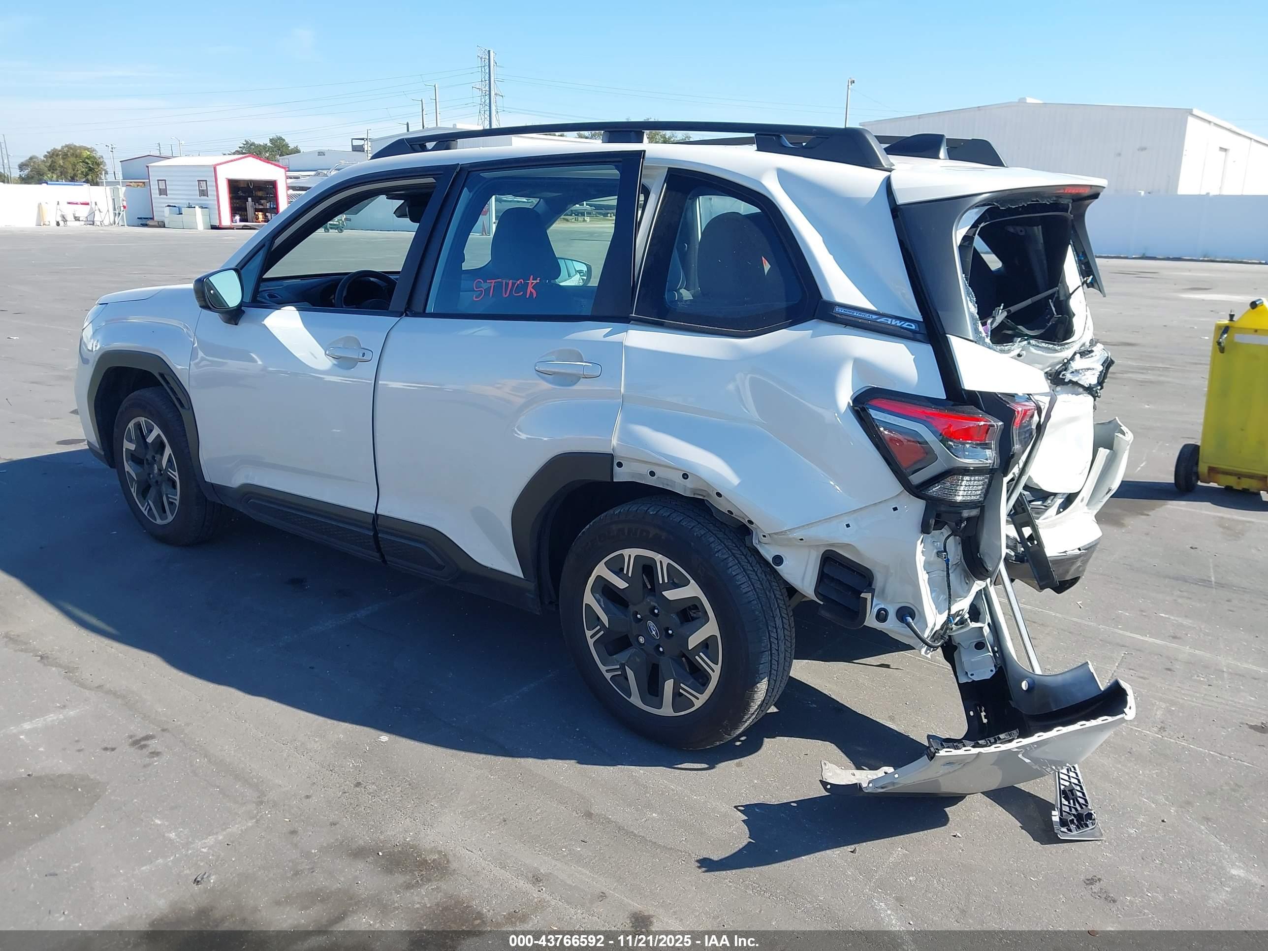 SUBARU FORESTER image 3
