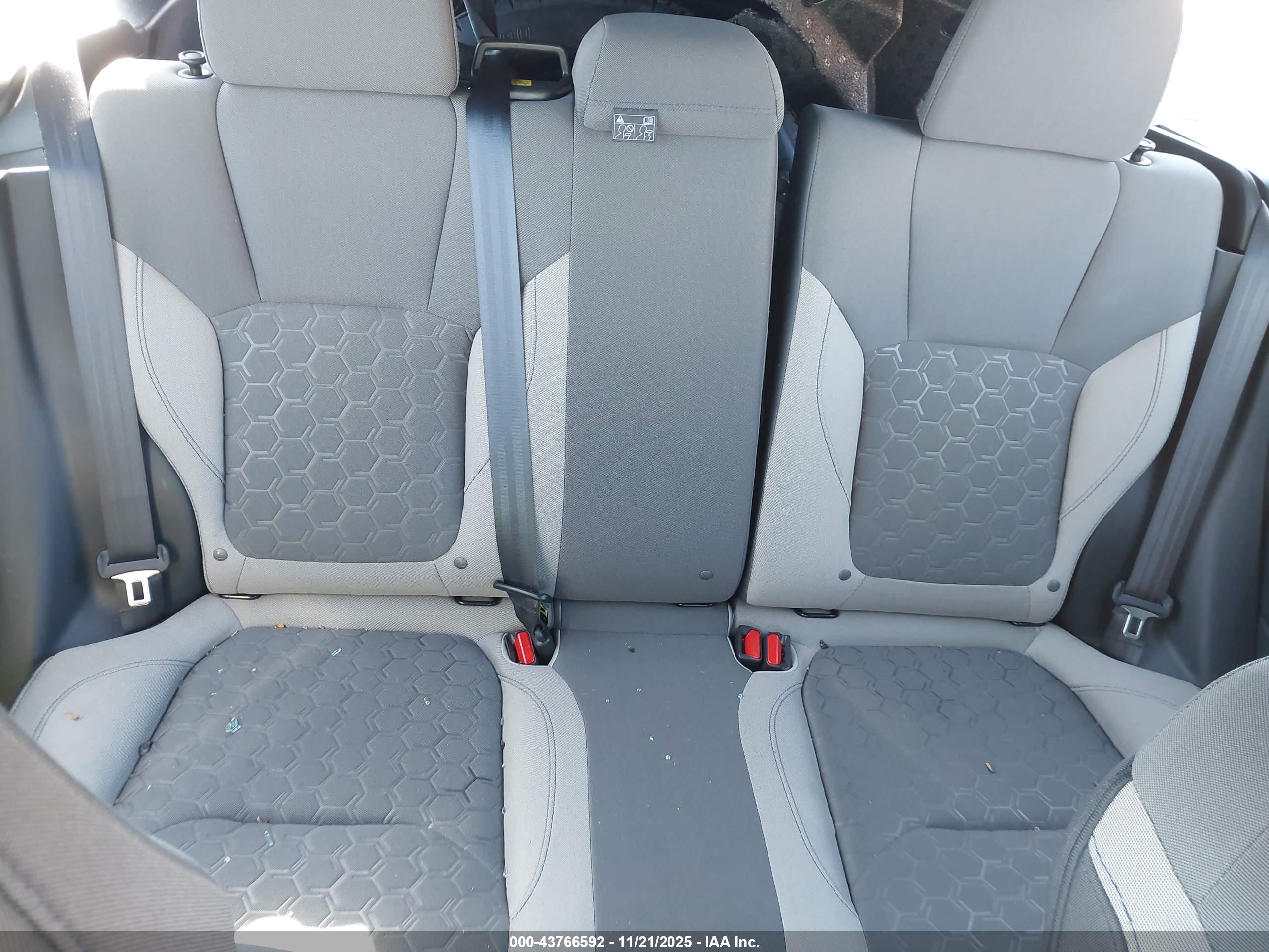 SUBARU FORESTER image 8