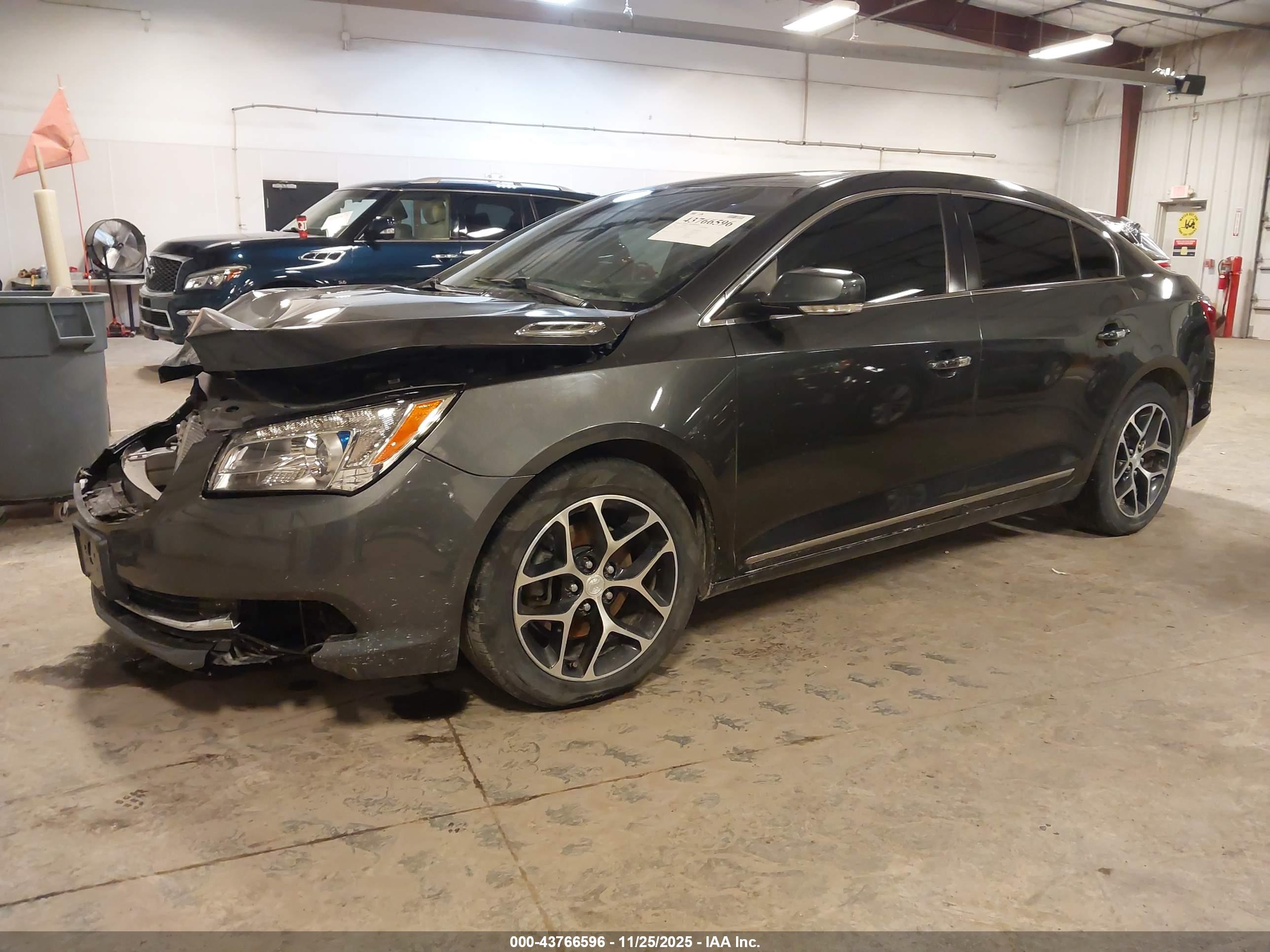 BUICK LACROSSE image 2