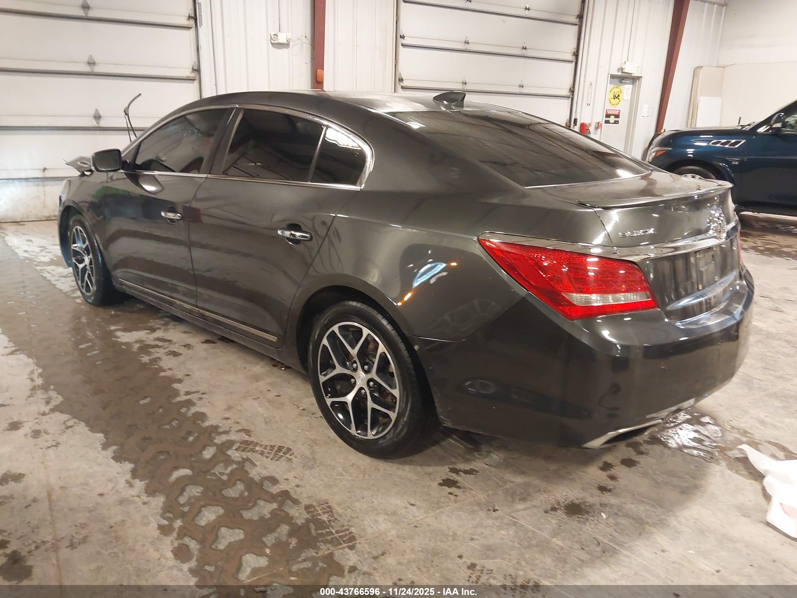 BUICK LACROSSE image 3