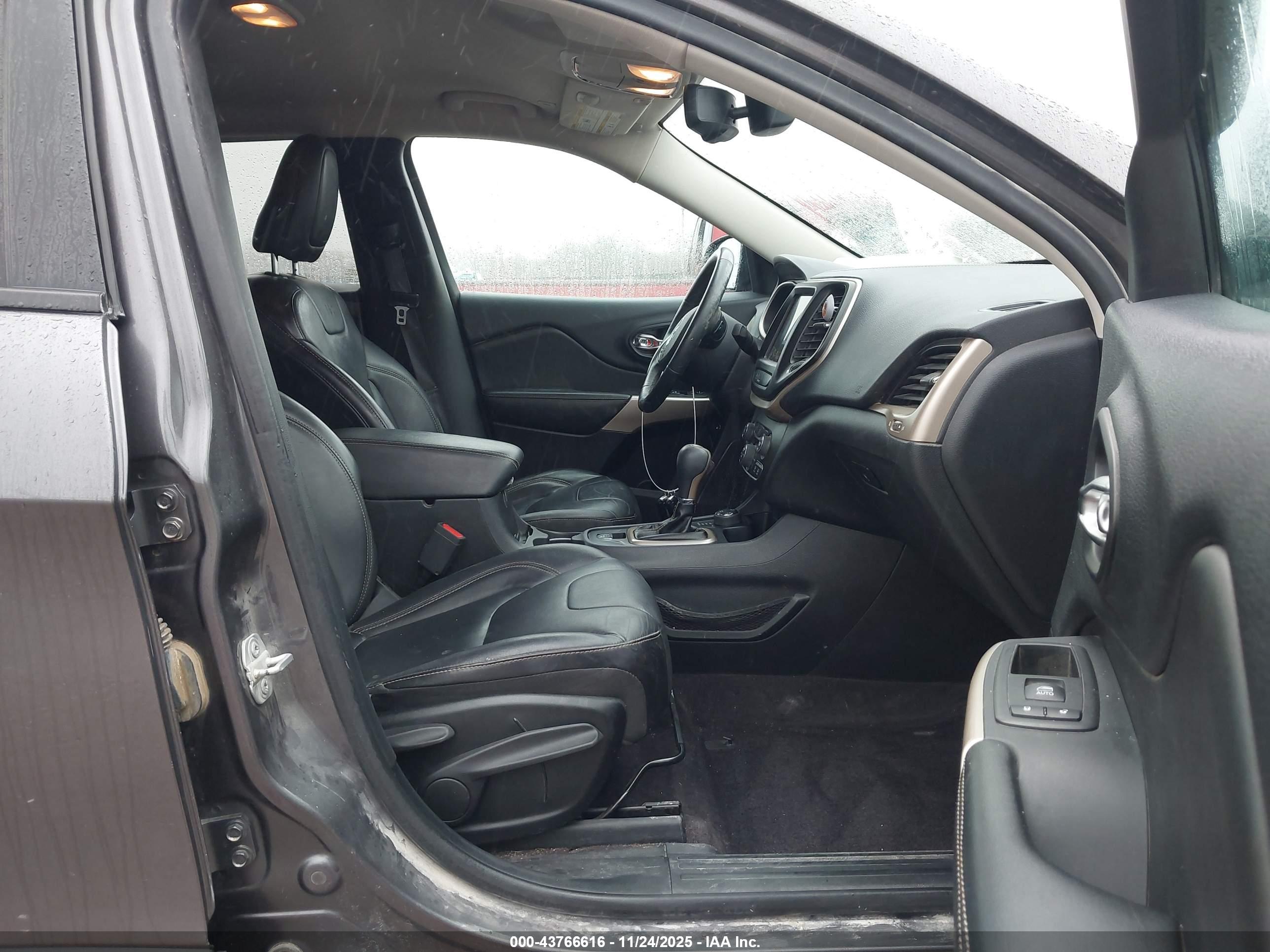 JEEP CHEROKEE image 5