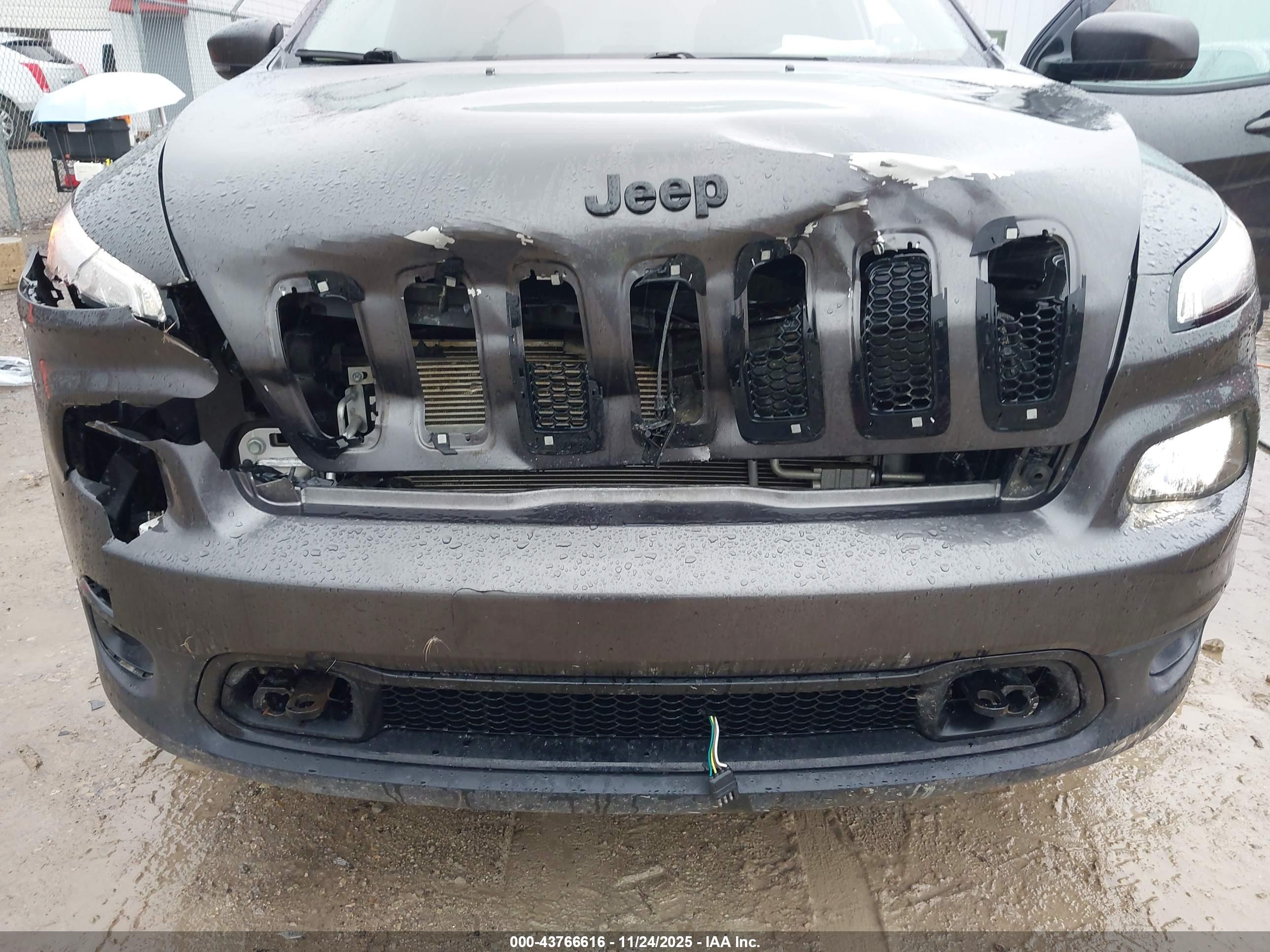 JEEP CHEROKEE image 6