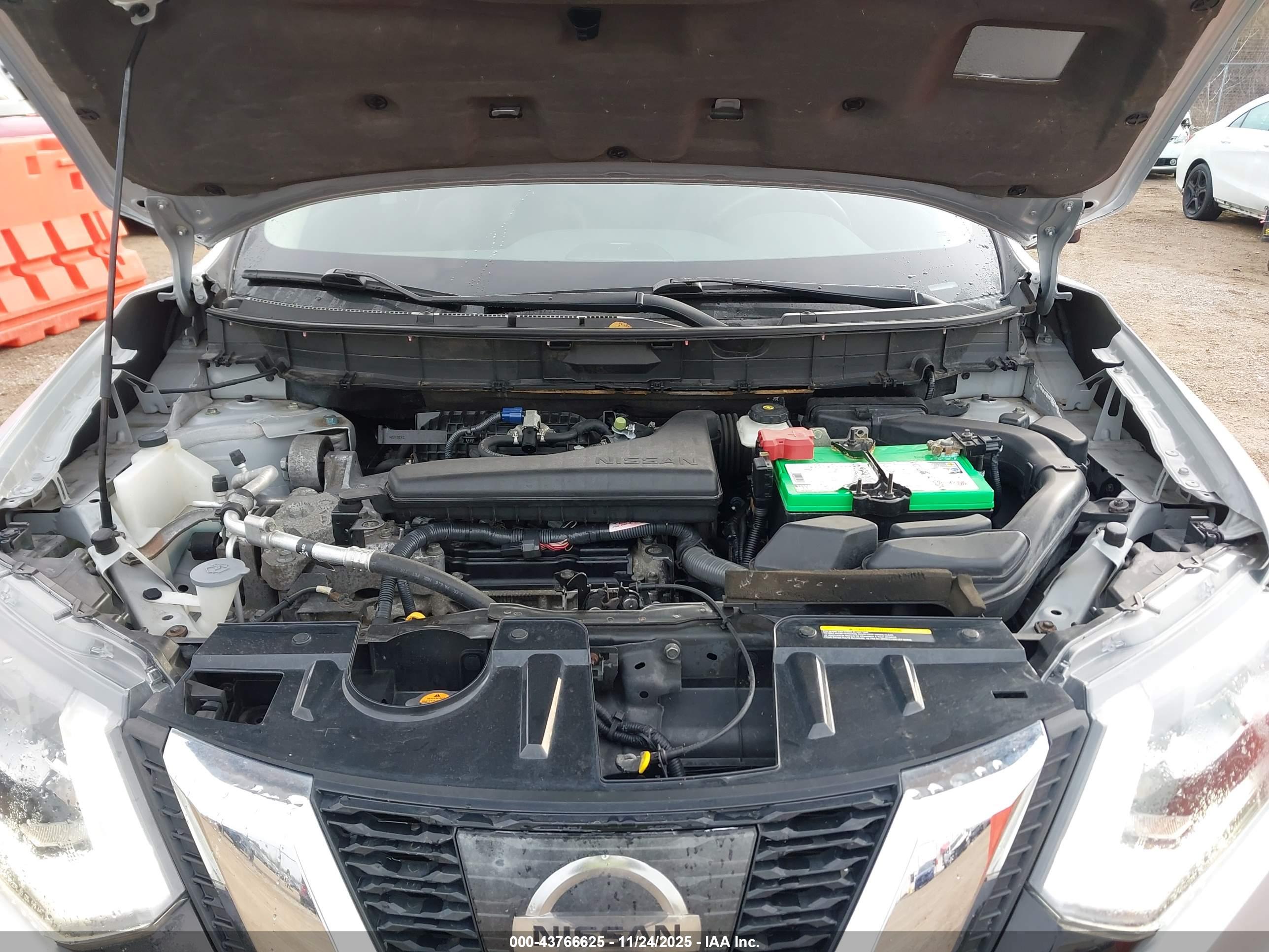 NISSAN ROGUE image 10