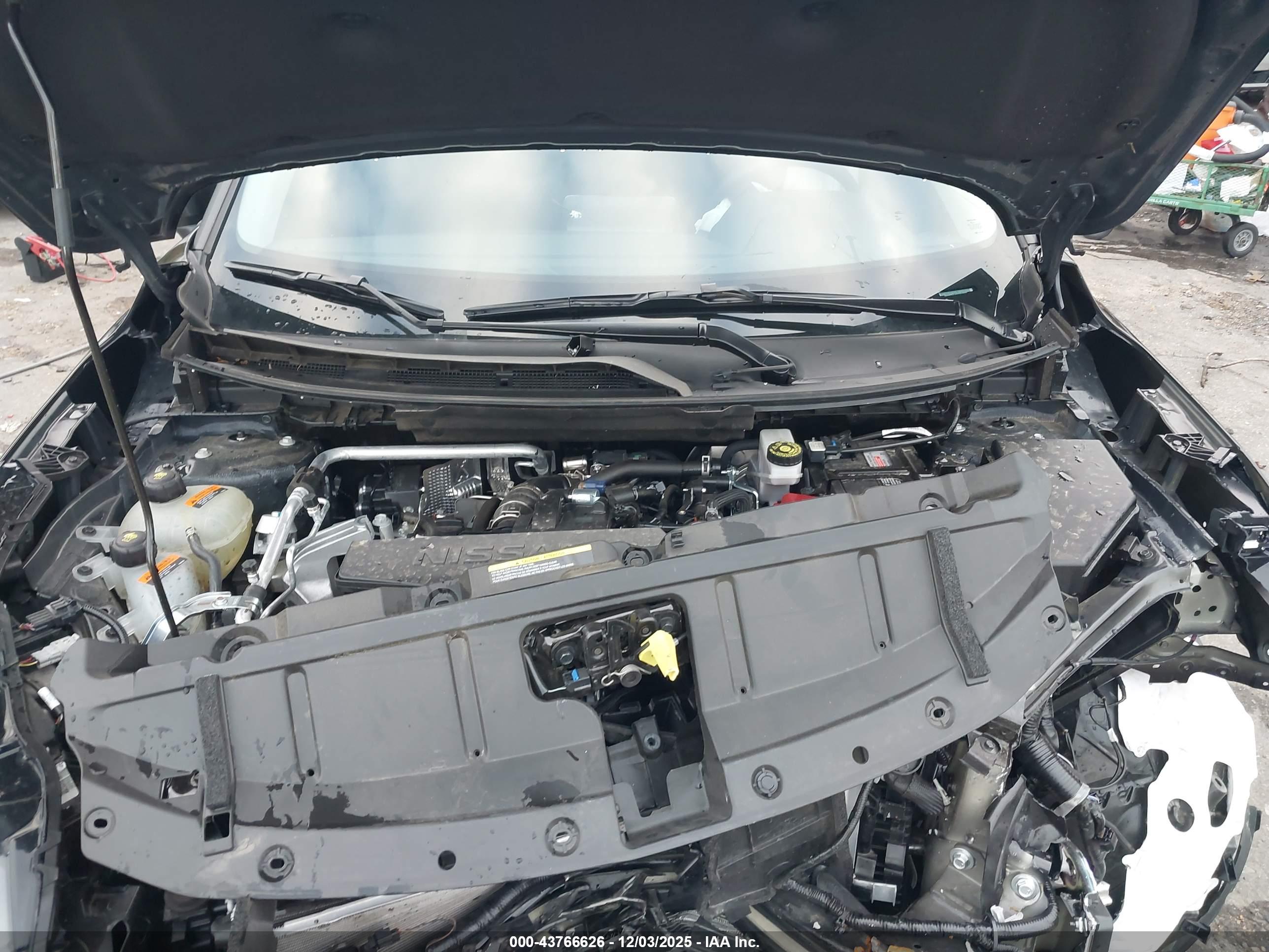 NISSAN ROGUE image 10