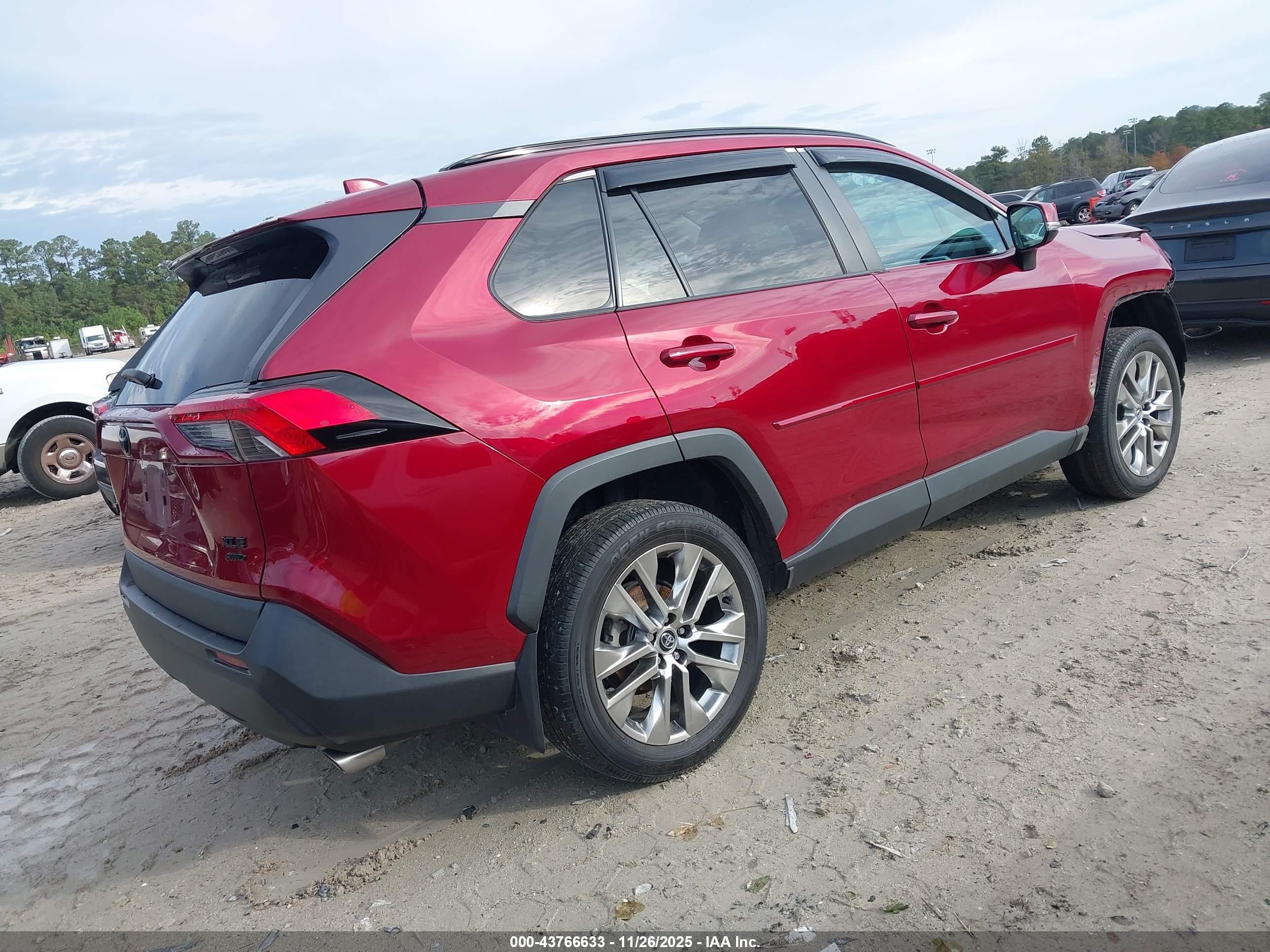 TOYOTA RAV4 image 4
