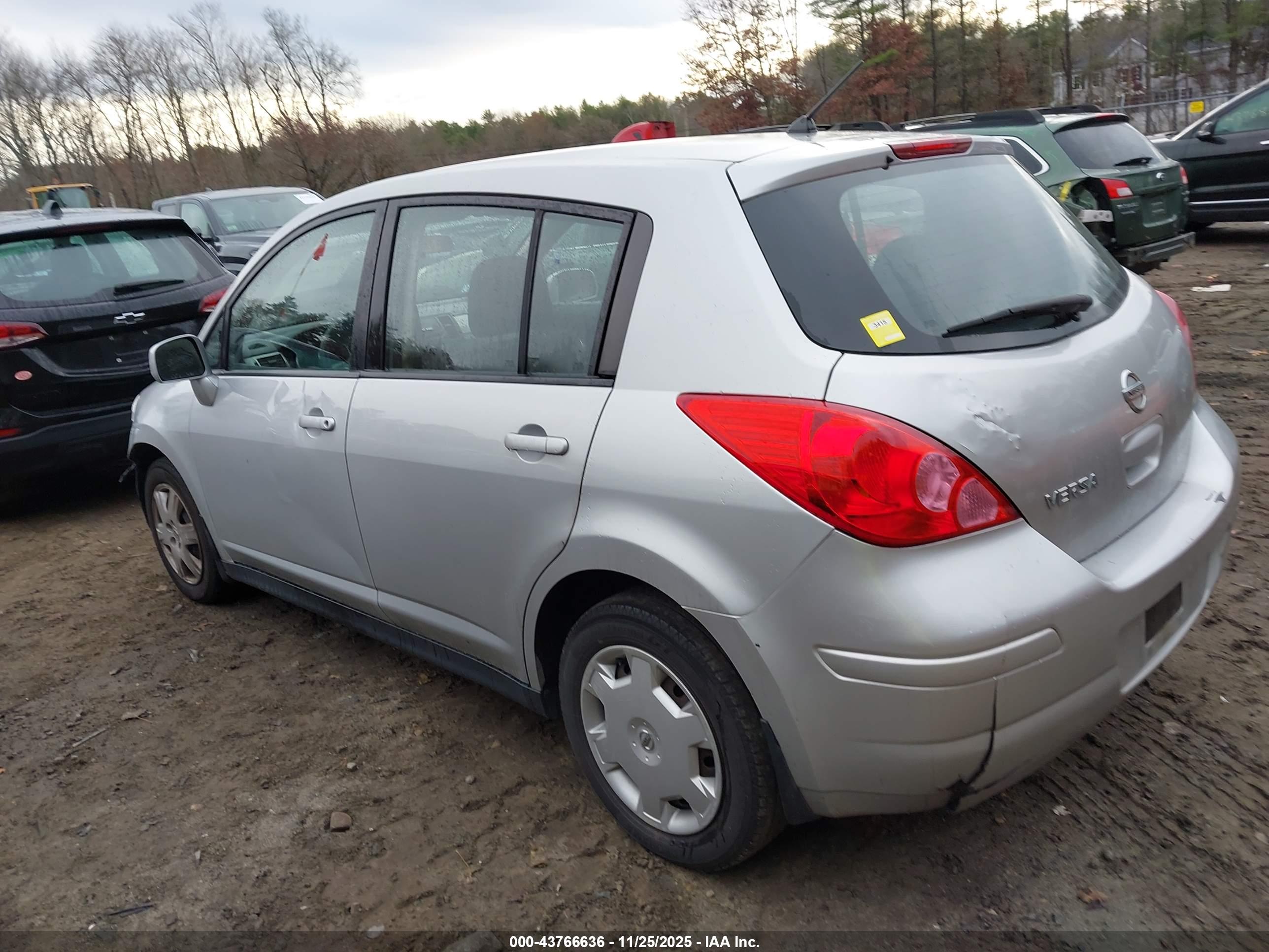 NISSAN VERSA image 3