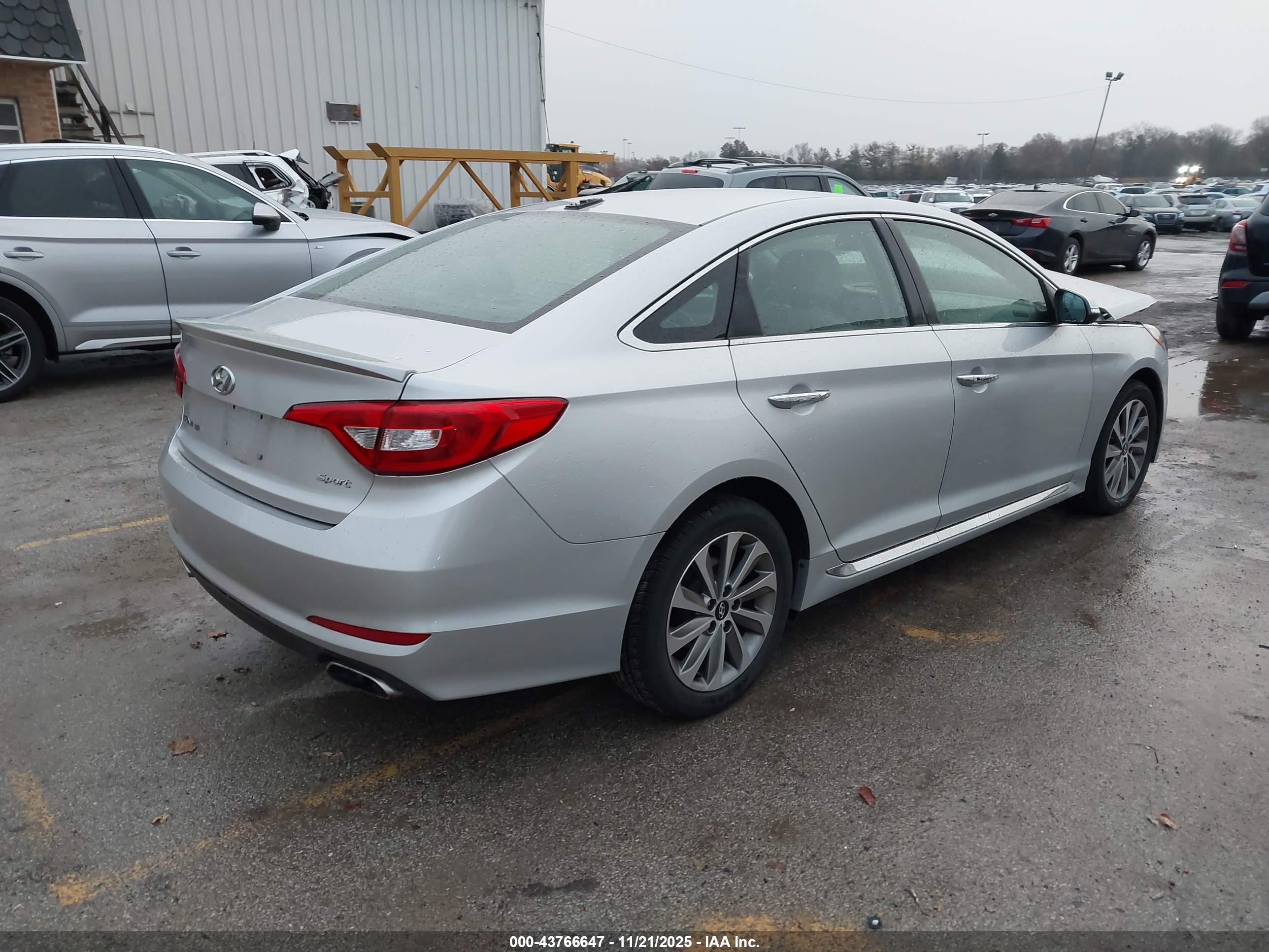 HYUNDAI SONATA image 4