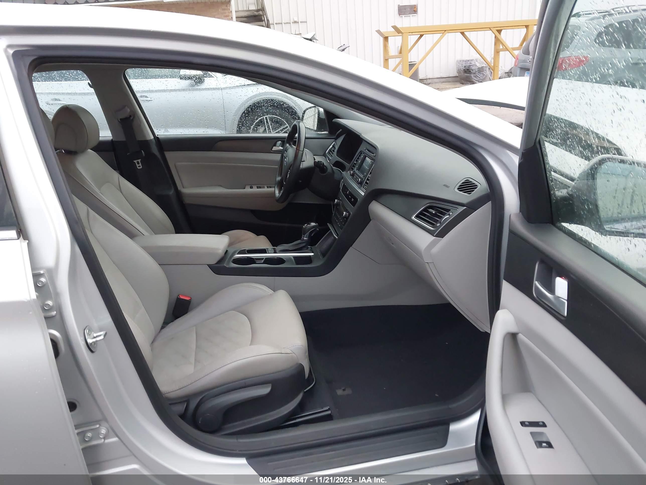 HYUNDAI SONATA image 5
