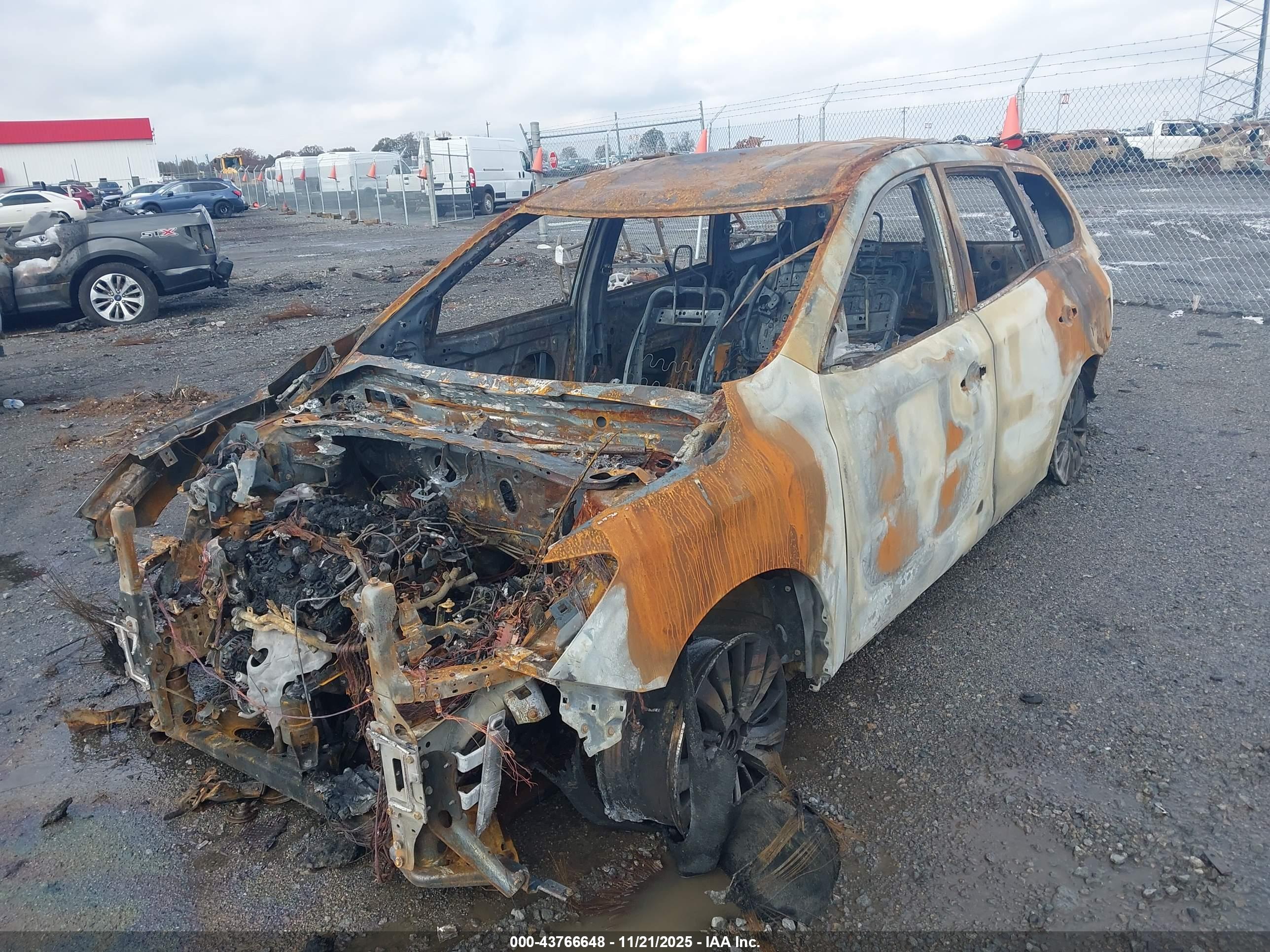 NISSAN PATHFINDER image 6