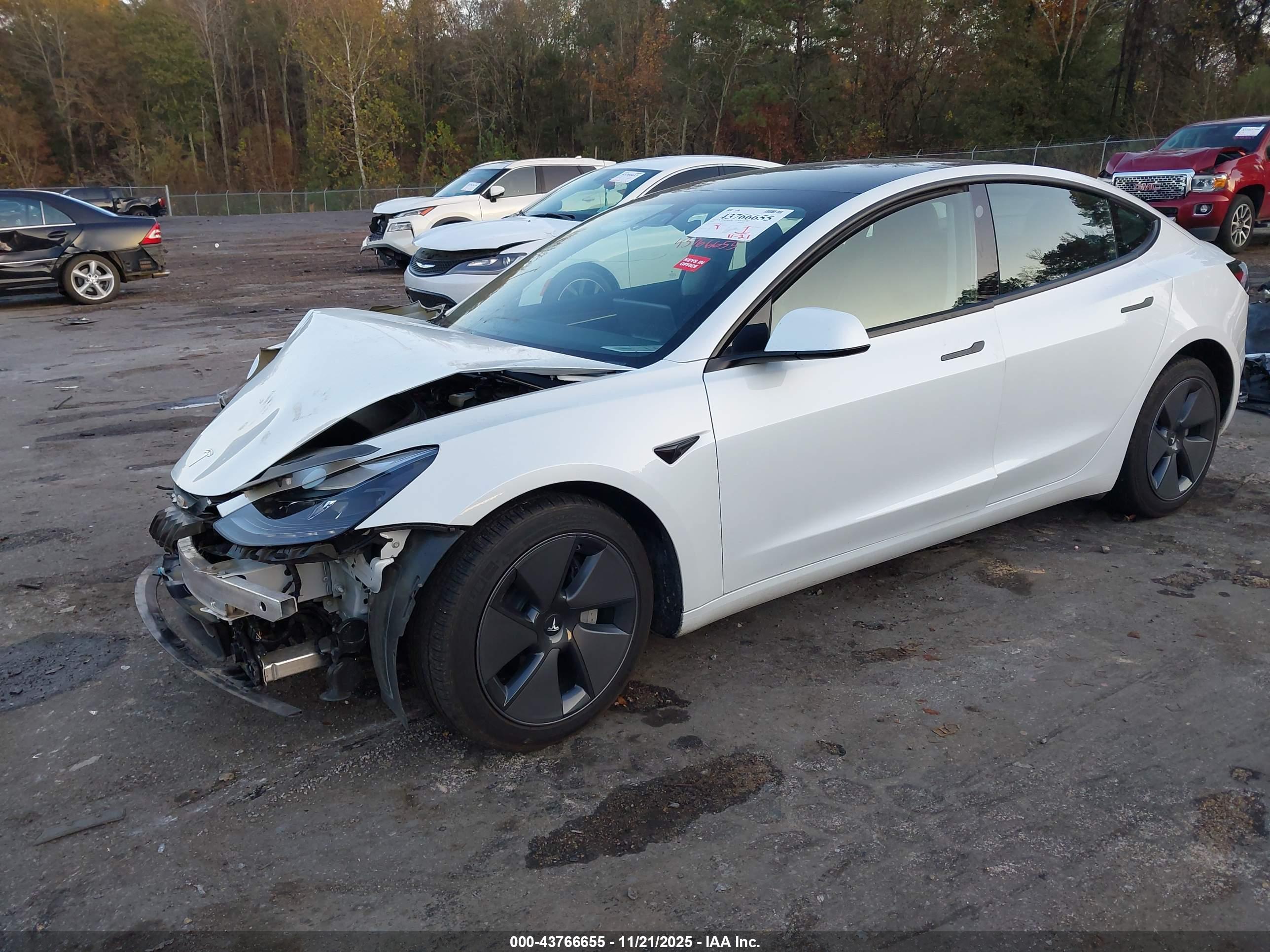 TESLA MODEL image 2