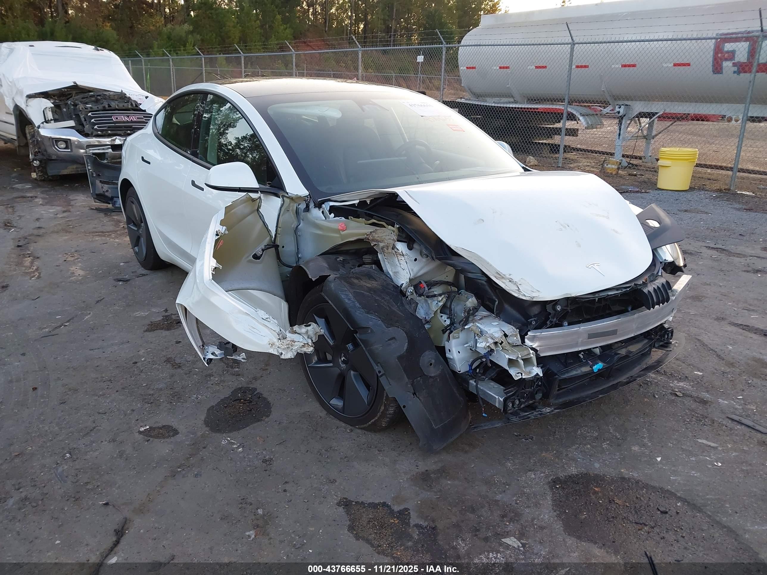 TESLA MODEL image 6