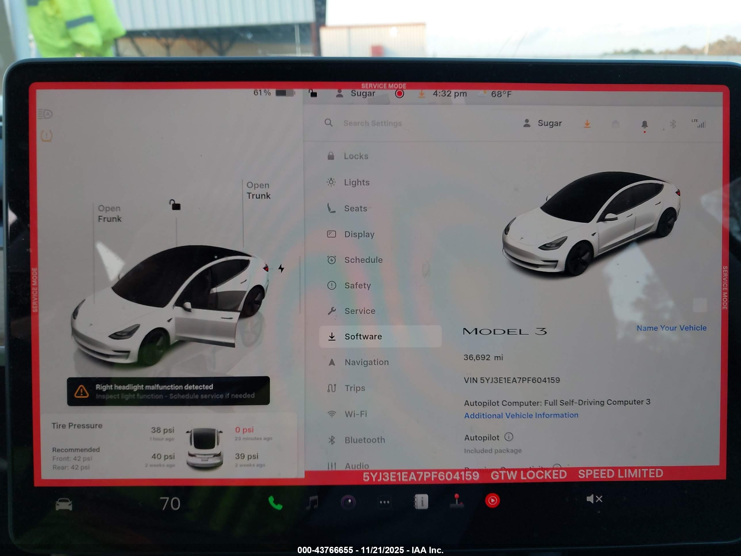 TESLA MODEL image 7