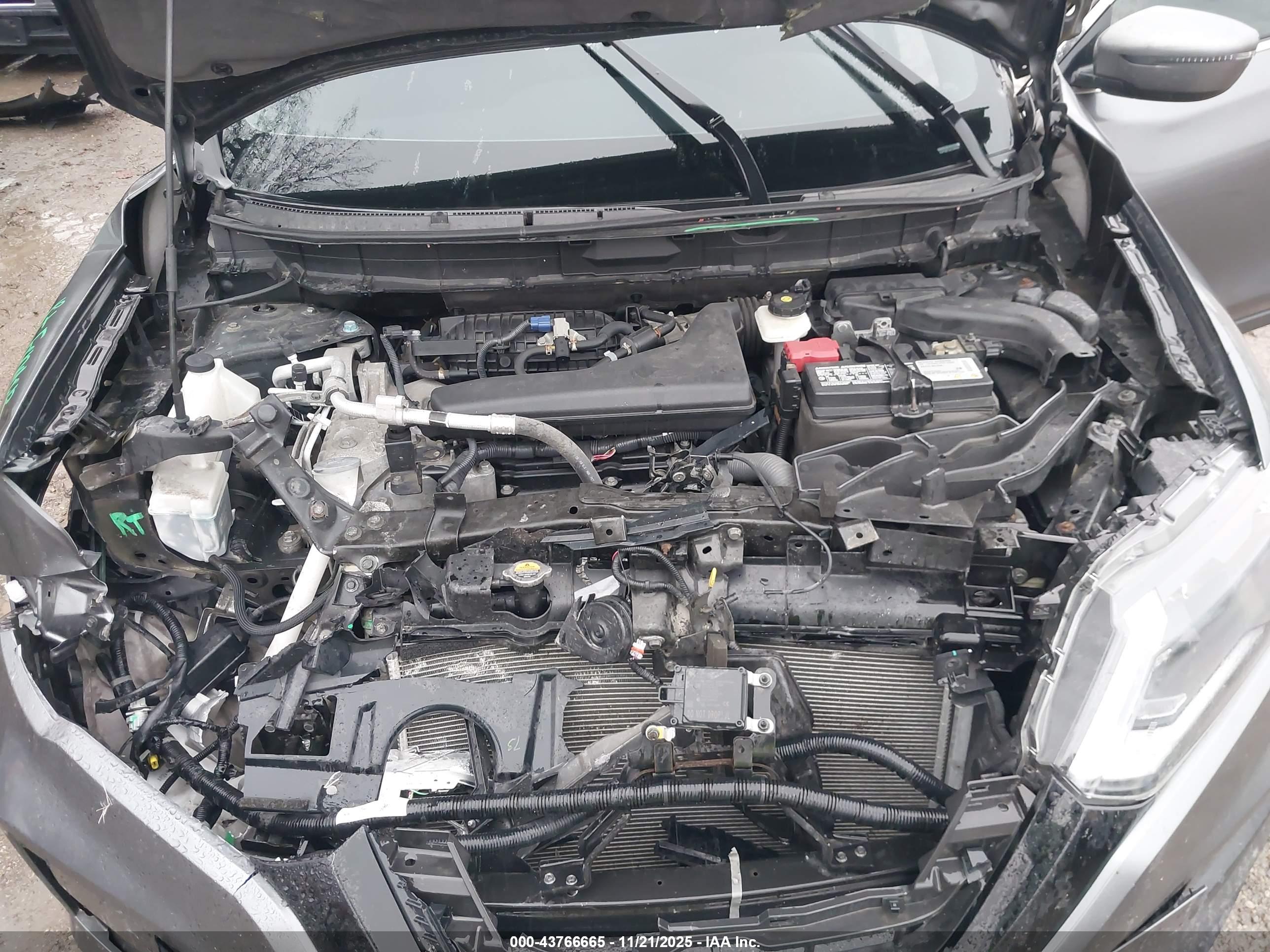 NISSAN ROGUE image 10