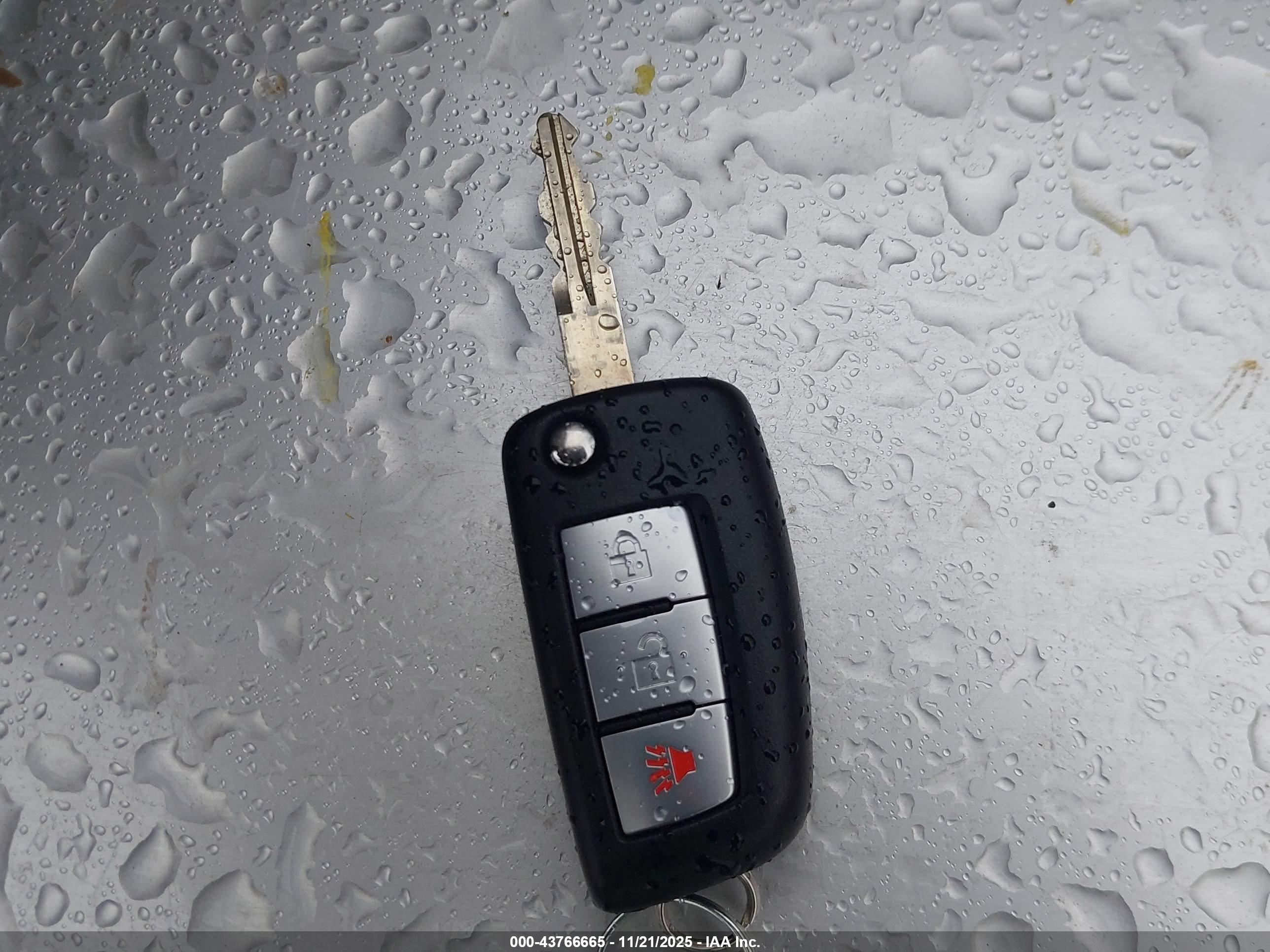 NISSAN ROGUE image 11