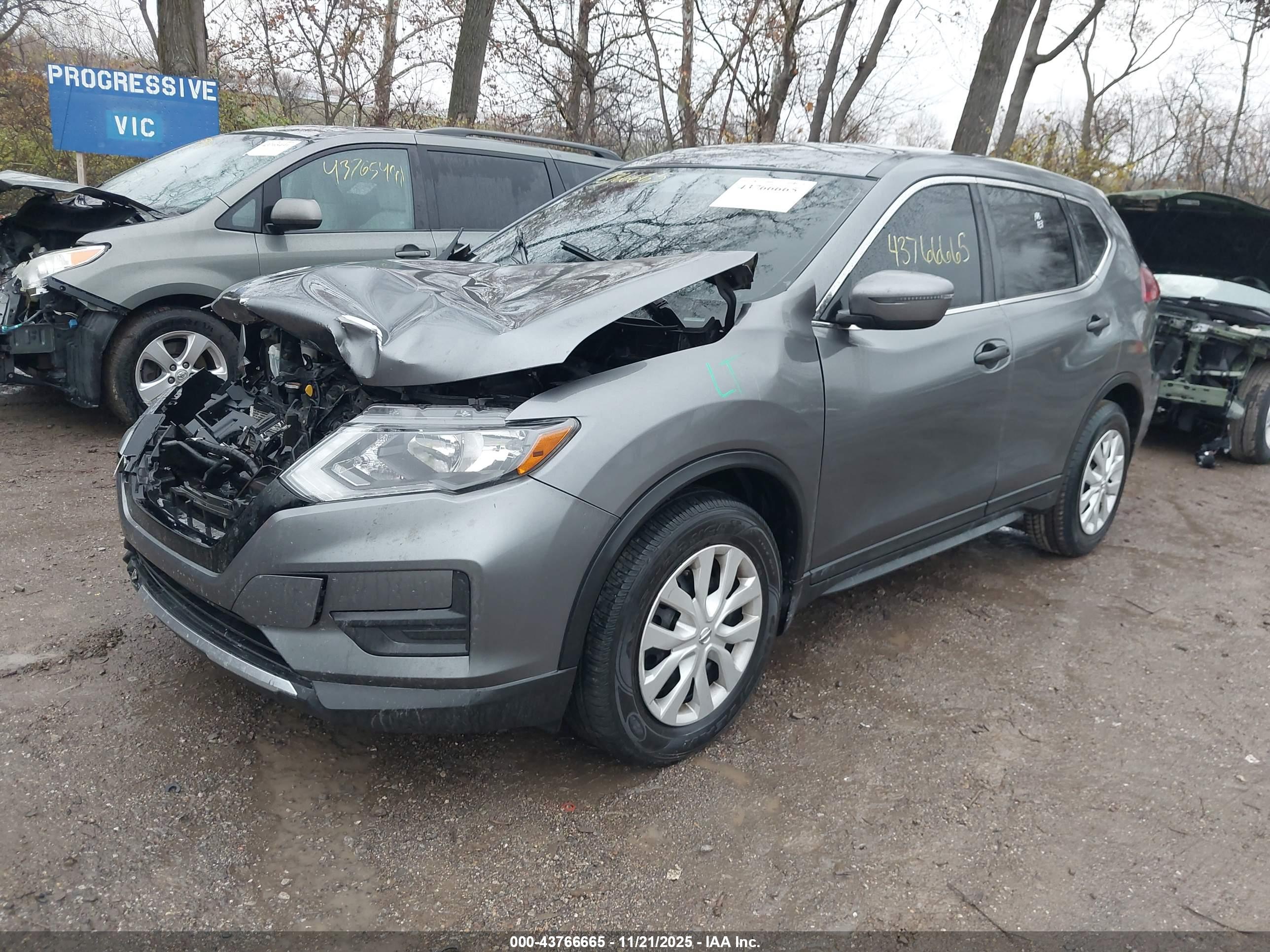 NISSAN ROGUE image 2