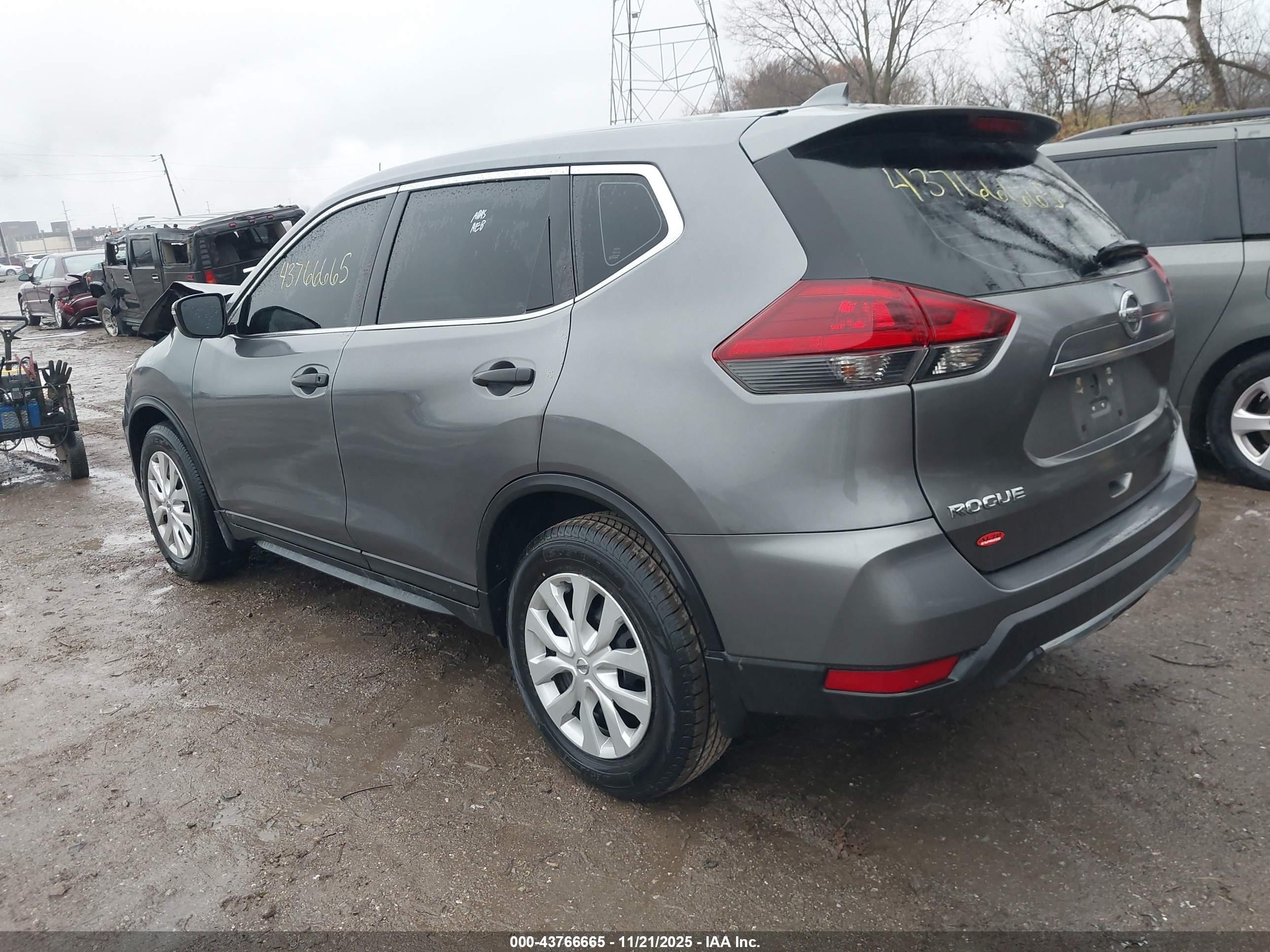 NISSAN ROGUE image 3