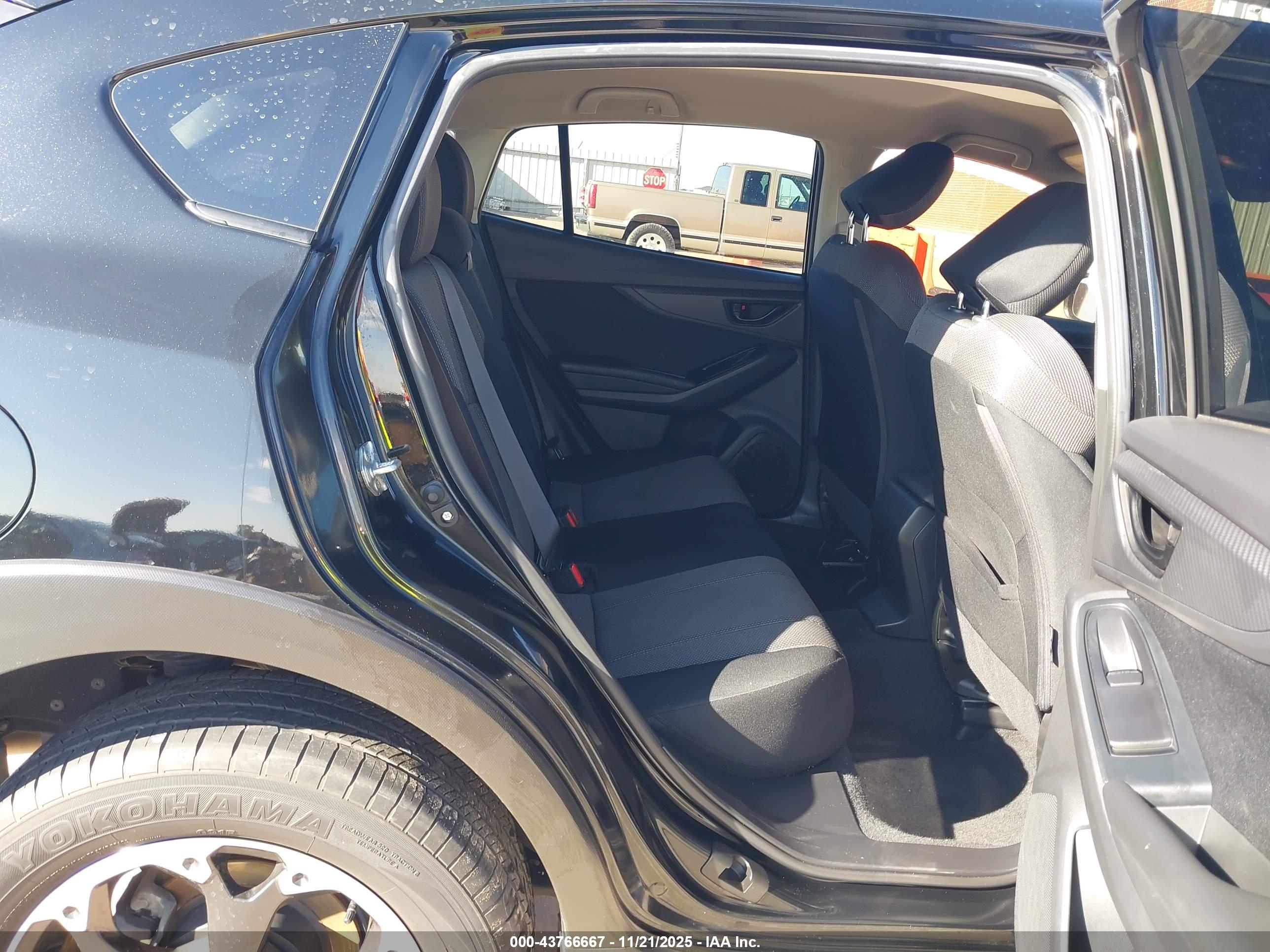SUBARU CROSSTREK image 8