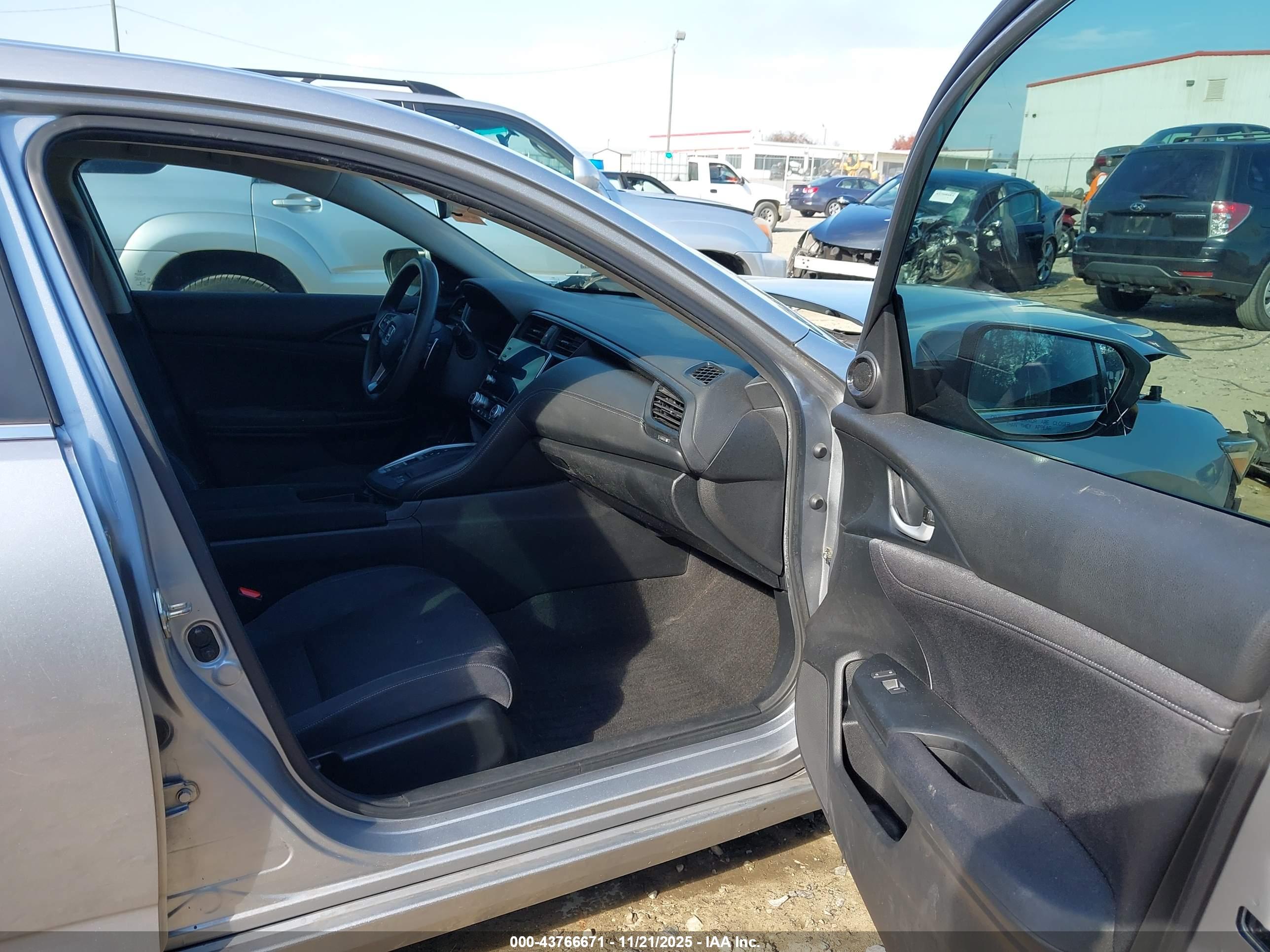 HONDA INSIGHT image 5