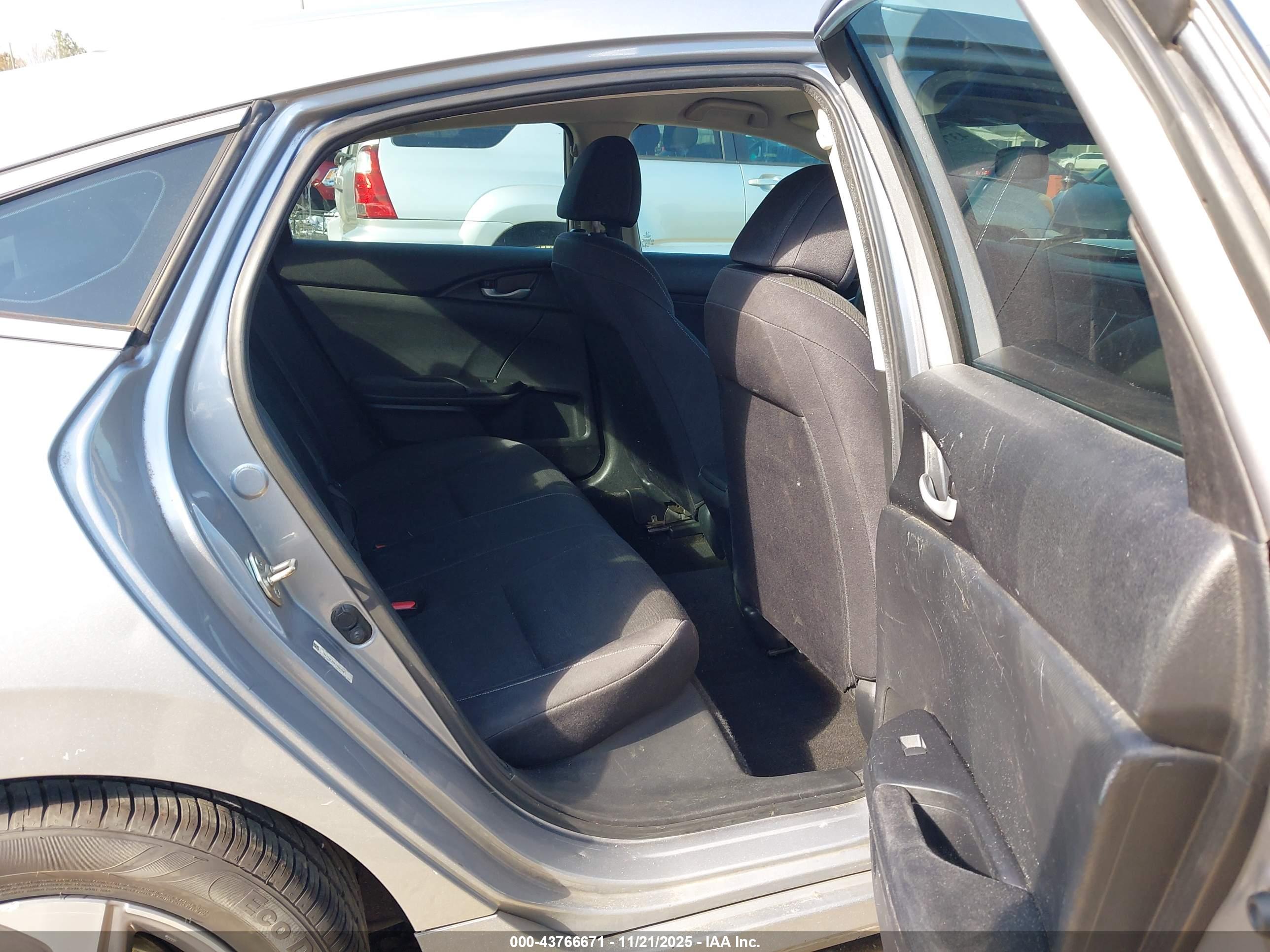 HONDA INSIGHT image 8