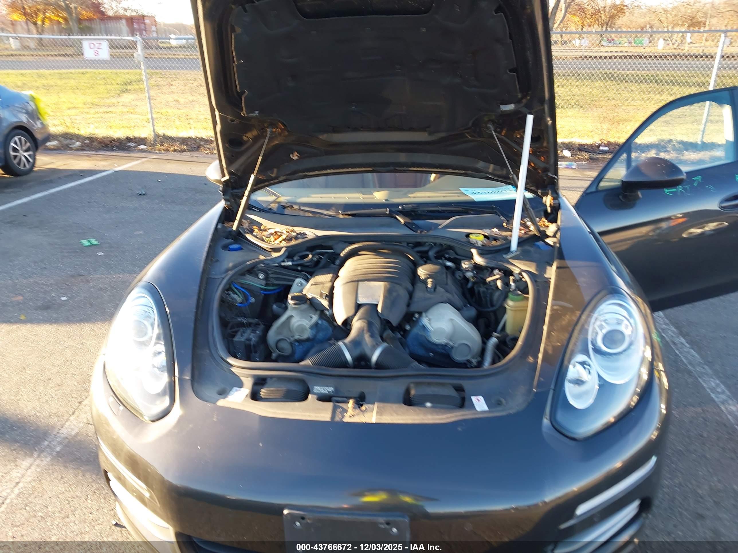 PORSCHE PANAMERA image 10