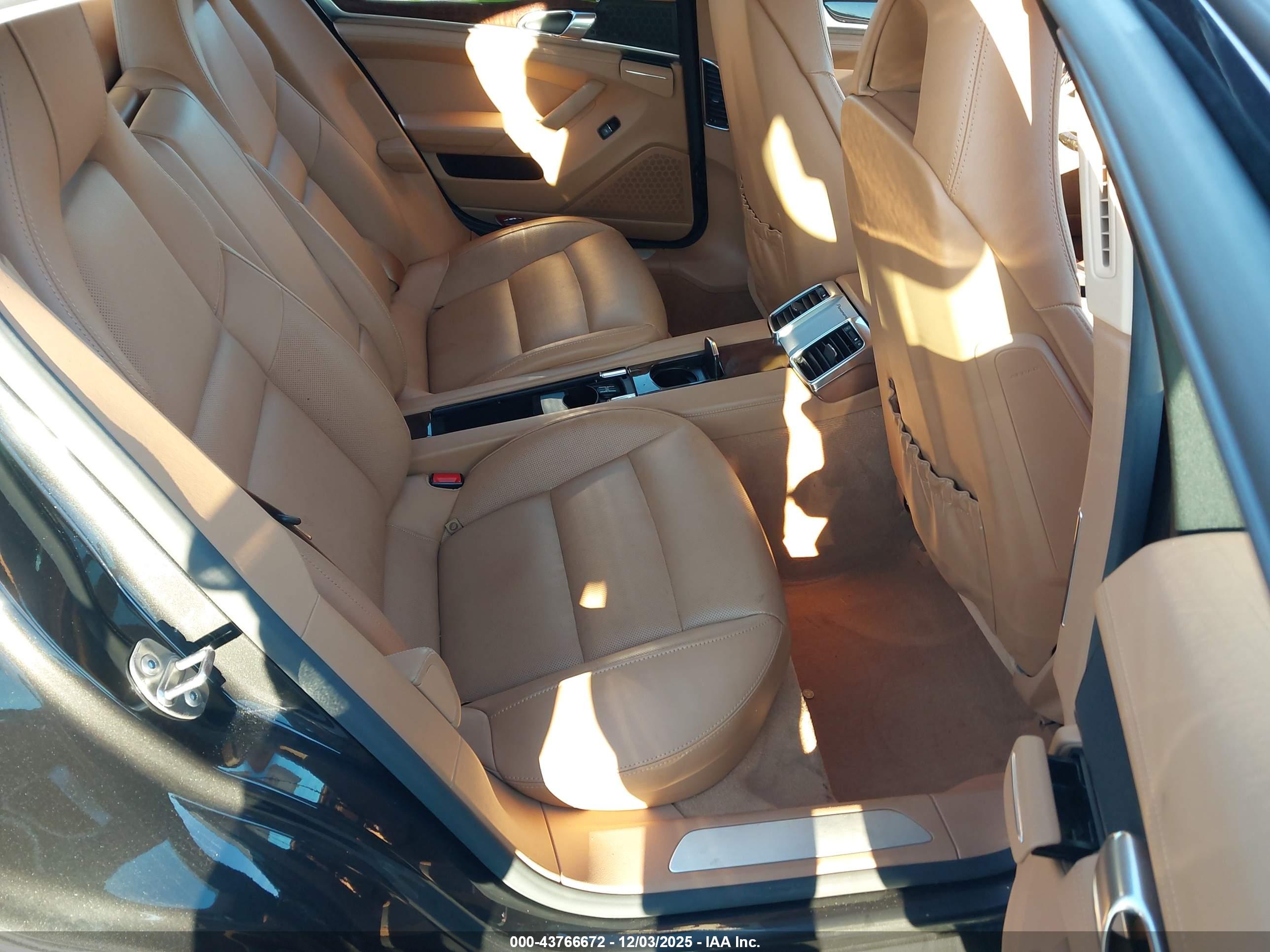 PORSCHE PANAMERA image 8