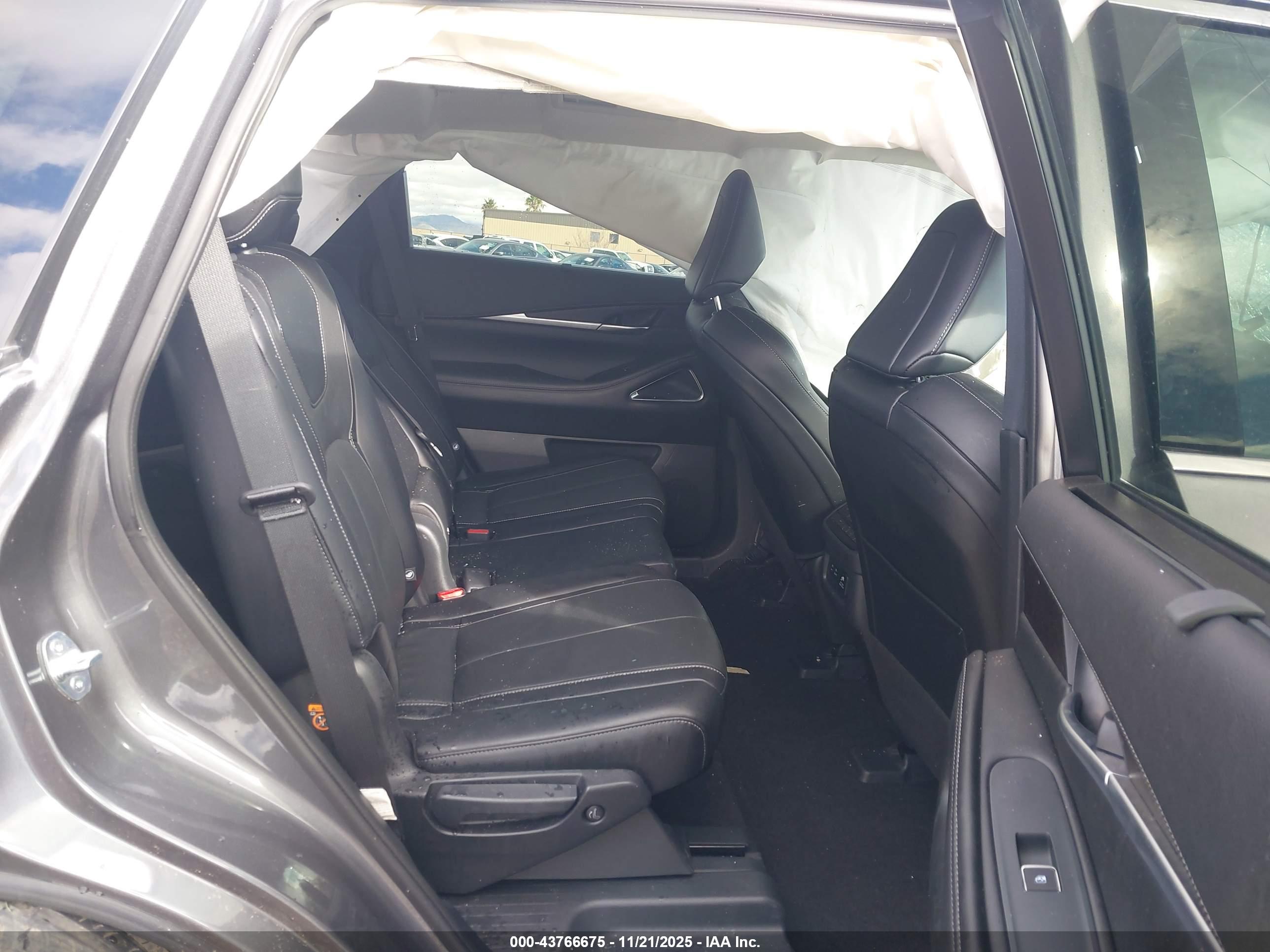 INFINITI QX60 image 8