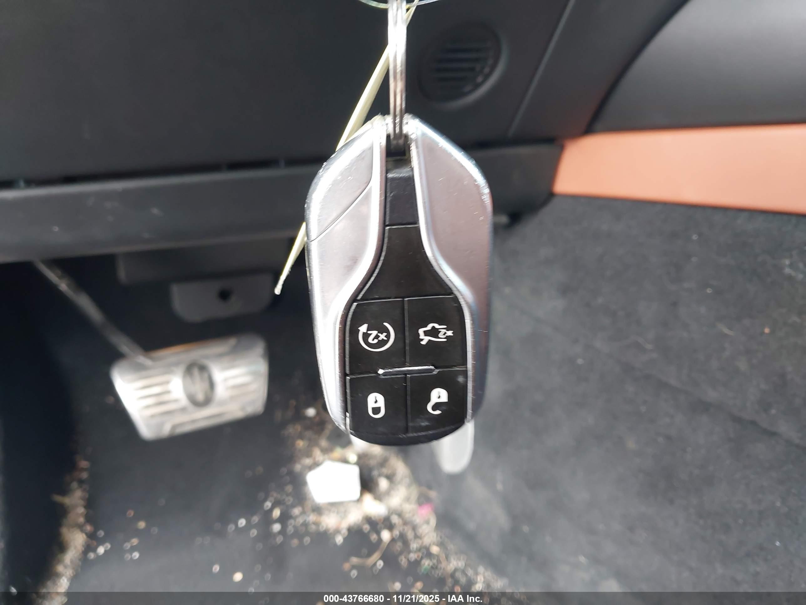 MASERATI LEVANTE image 11