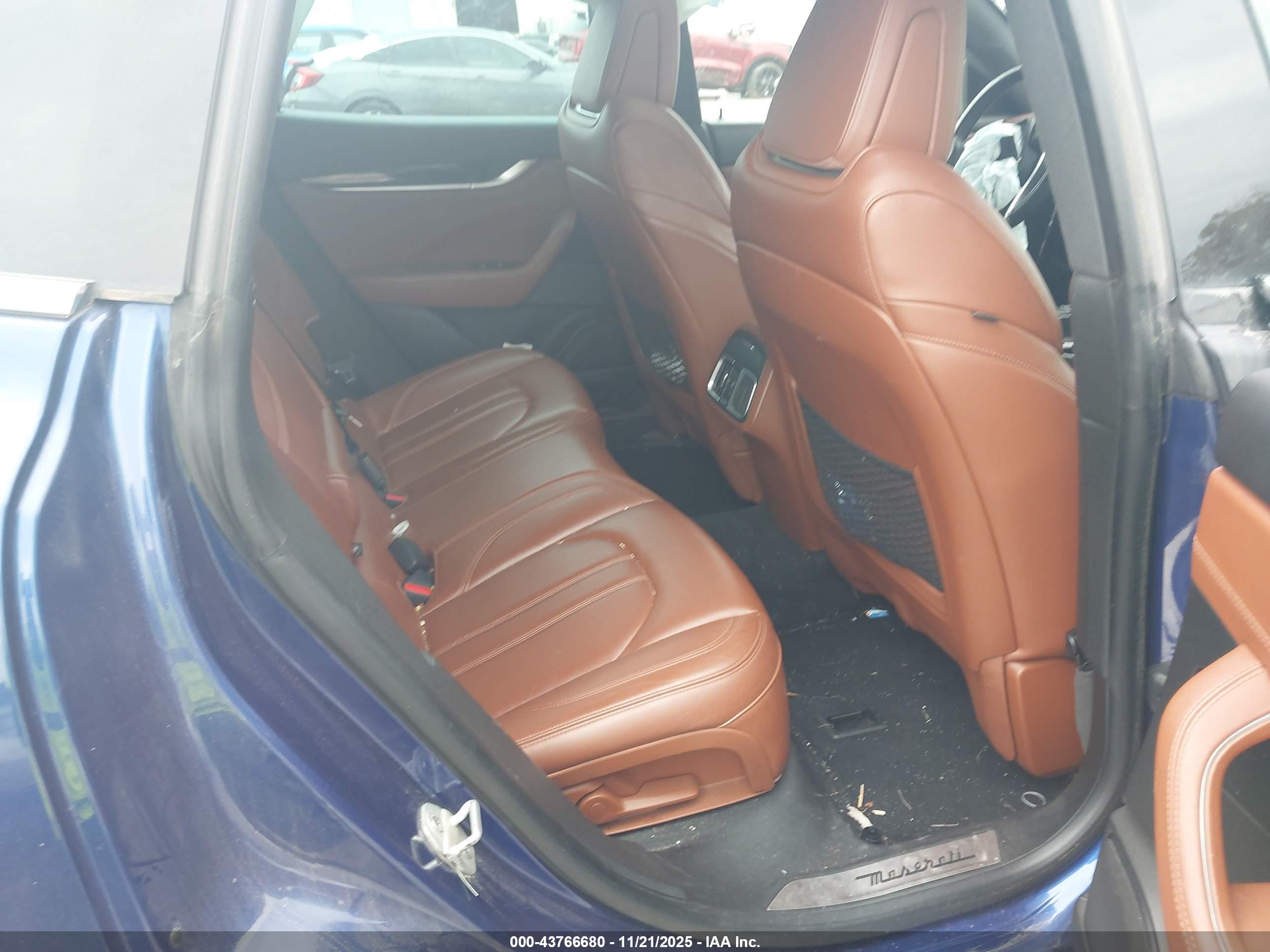 MASERATI LEVANTE image 8