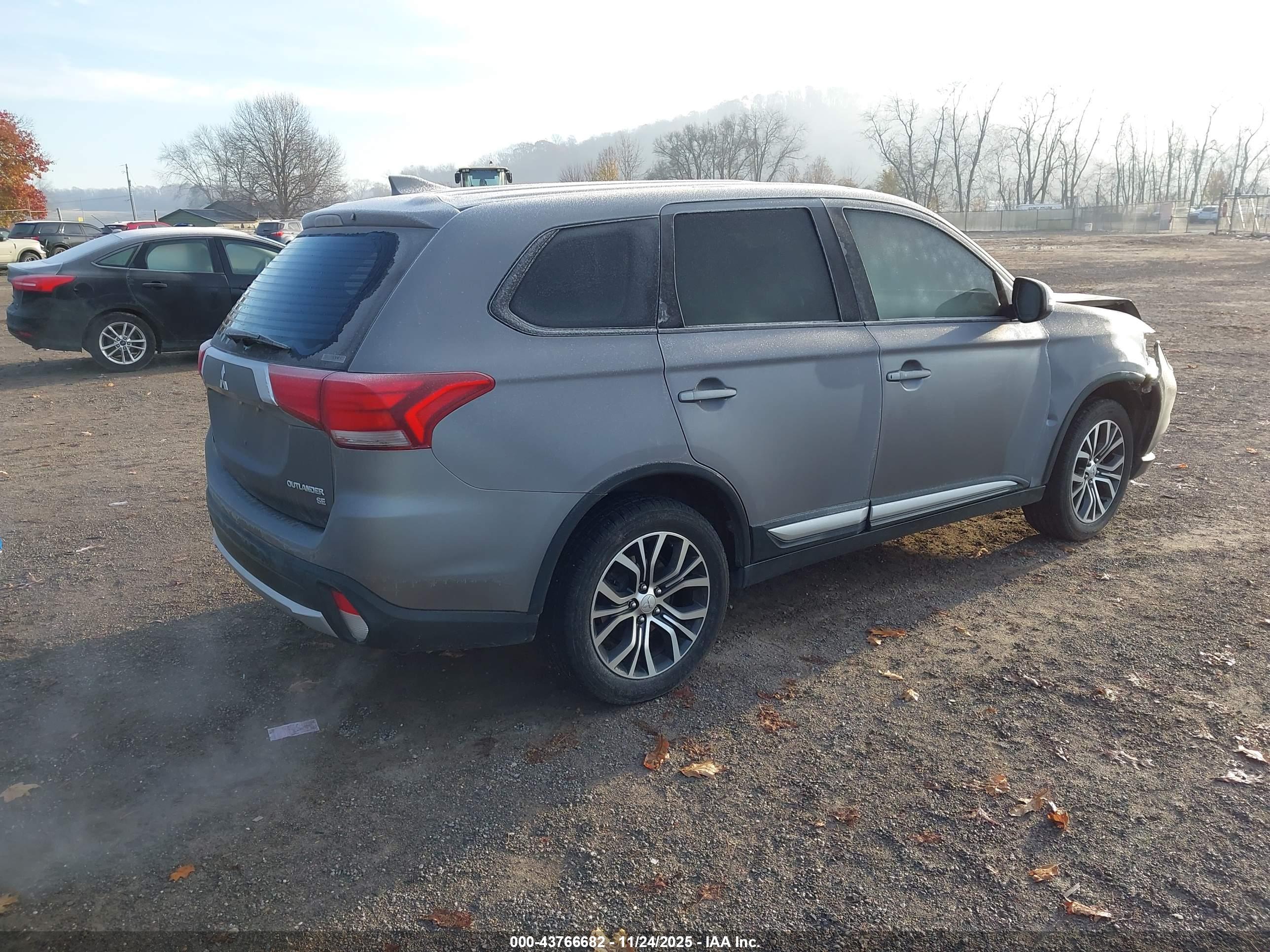 MITSUBISHI OUTLANDER image 4