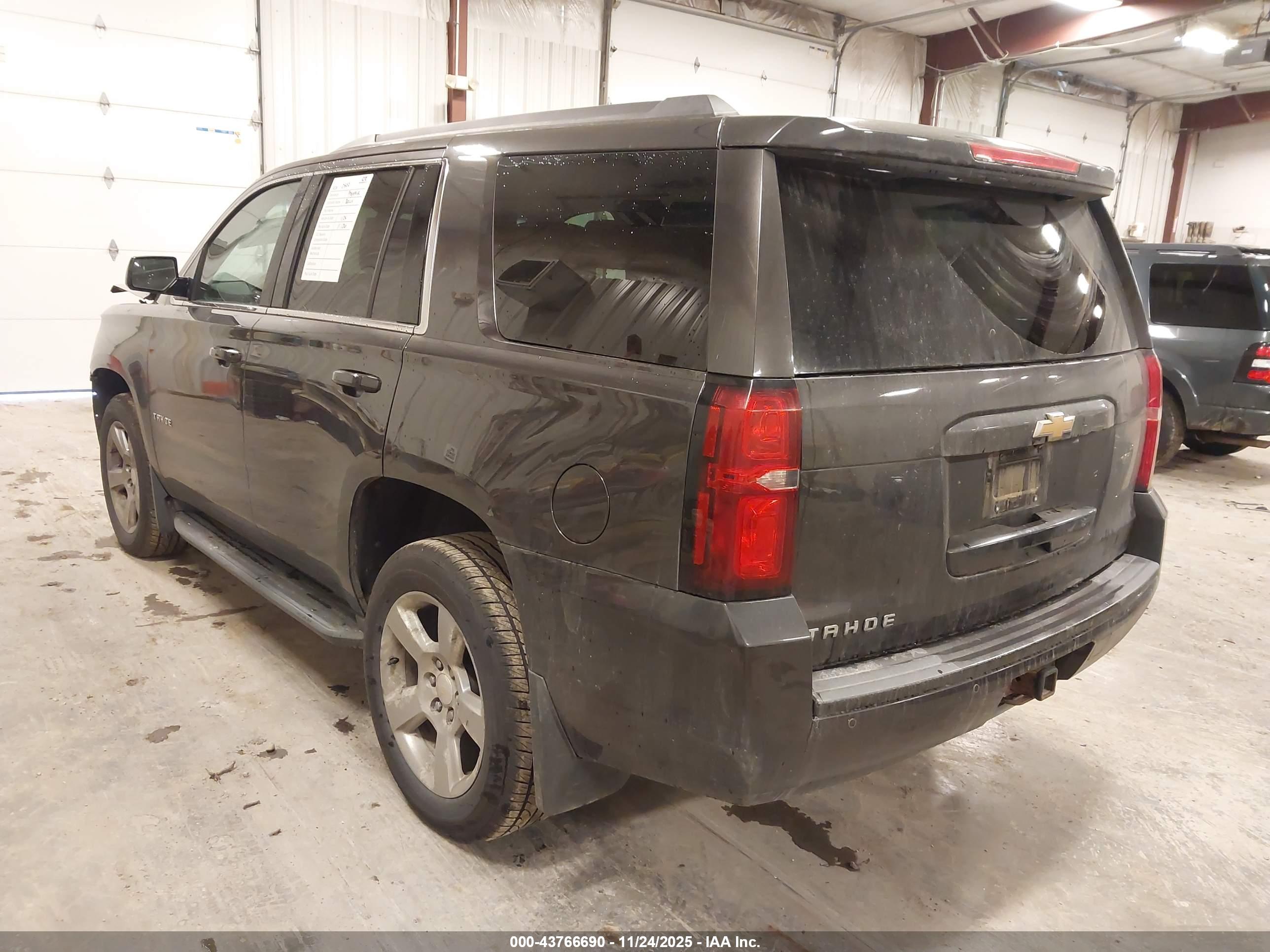 CHEVROLET TAHOE image 3
