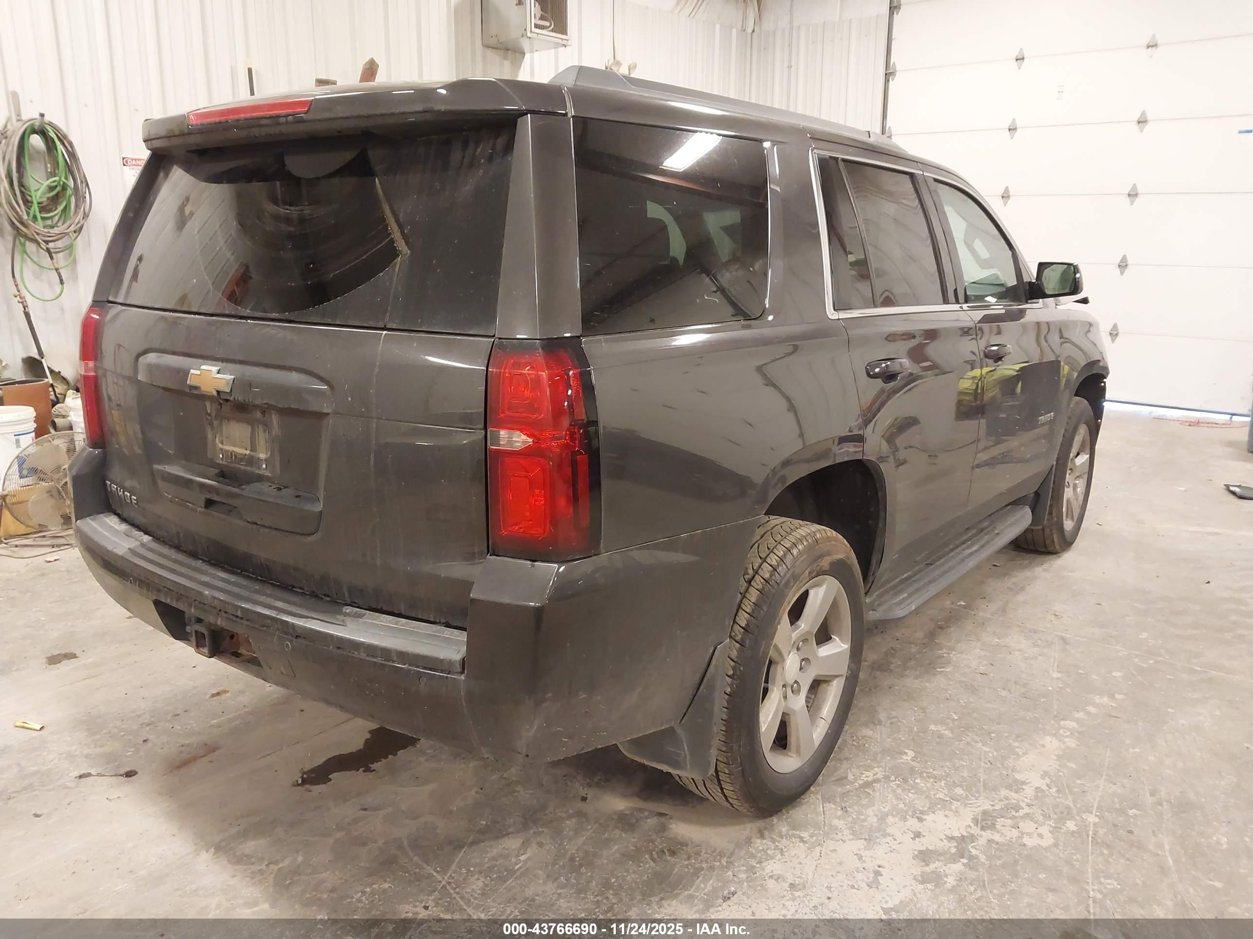 CHEVROLET TAHOE image 4