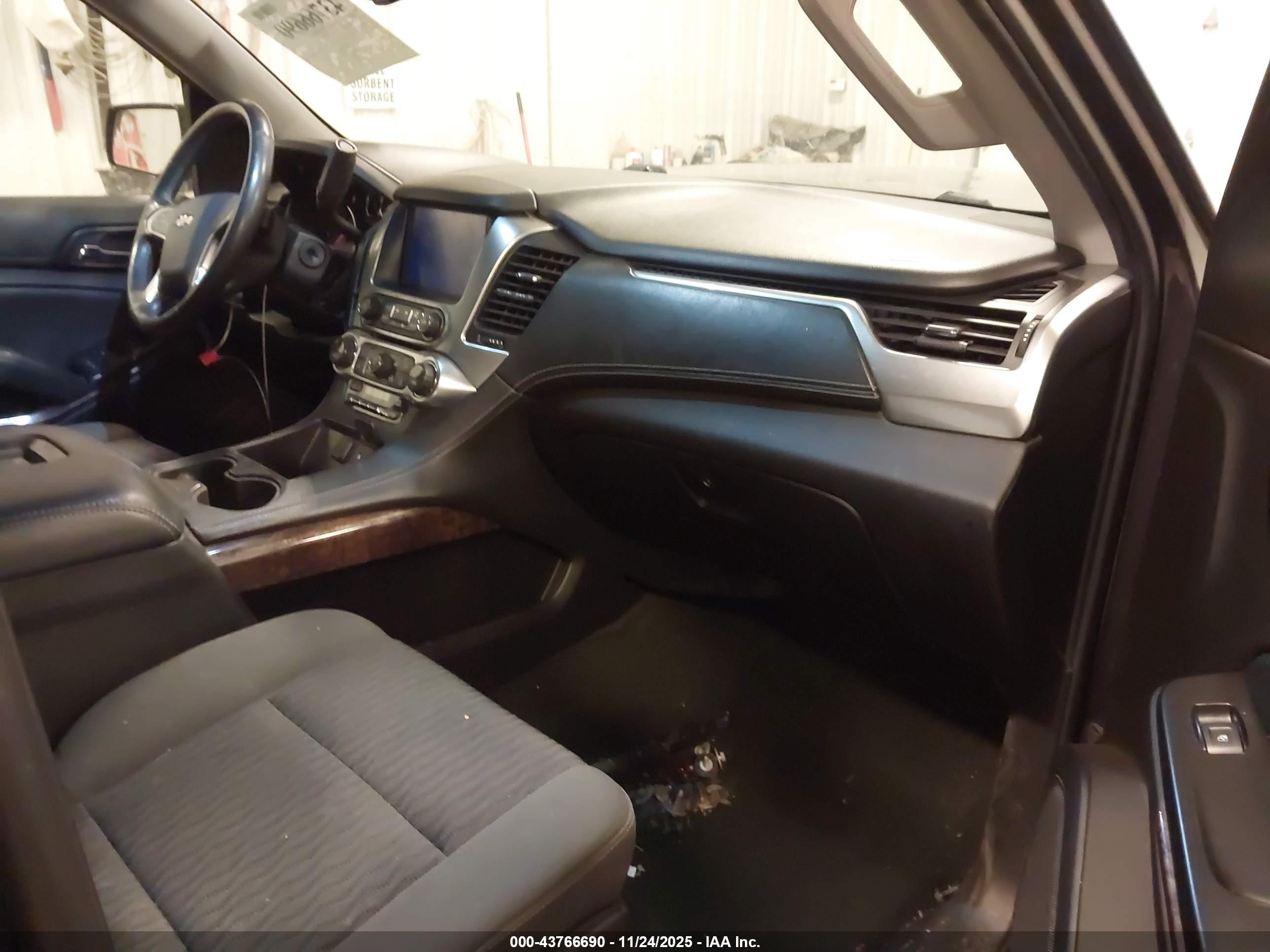 CHEVROLET TAHOE image 5