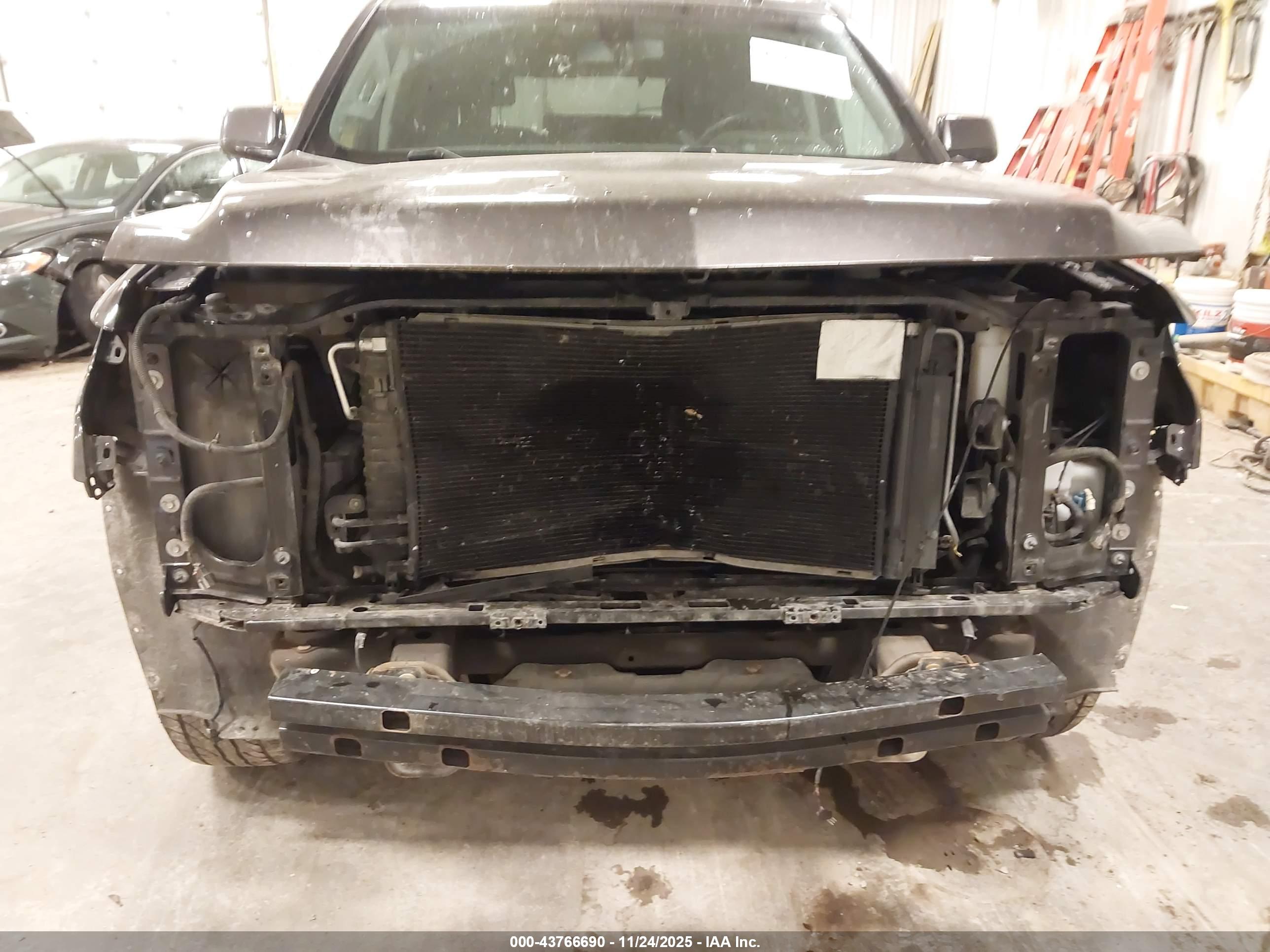 CHEVROLET TAHOE image 6