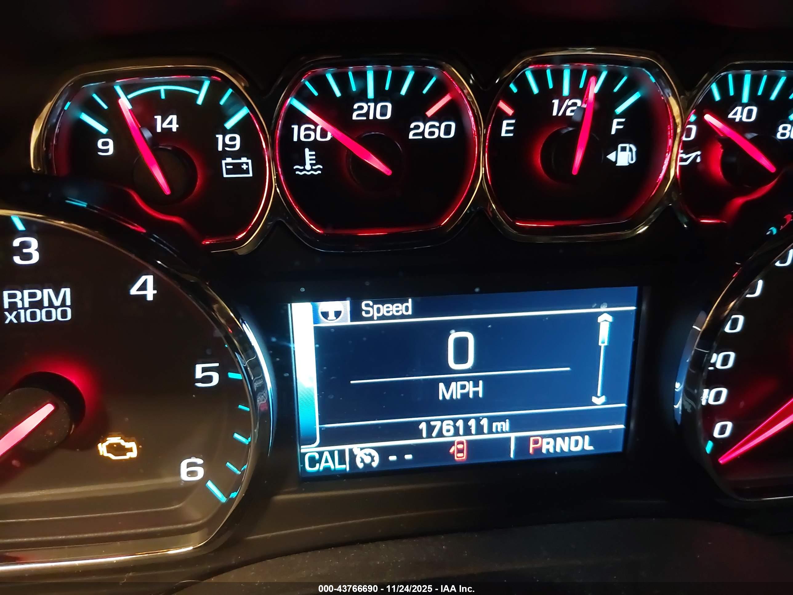 CHEVROLET TAHOE image 7