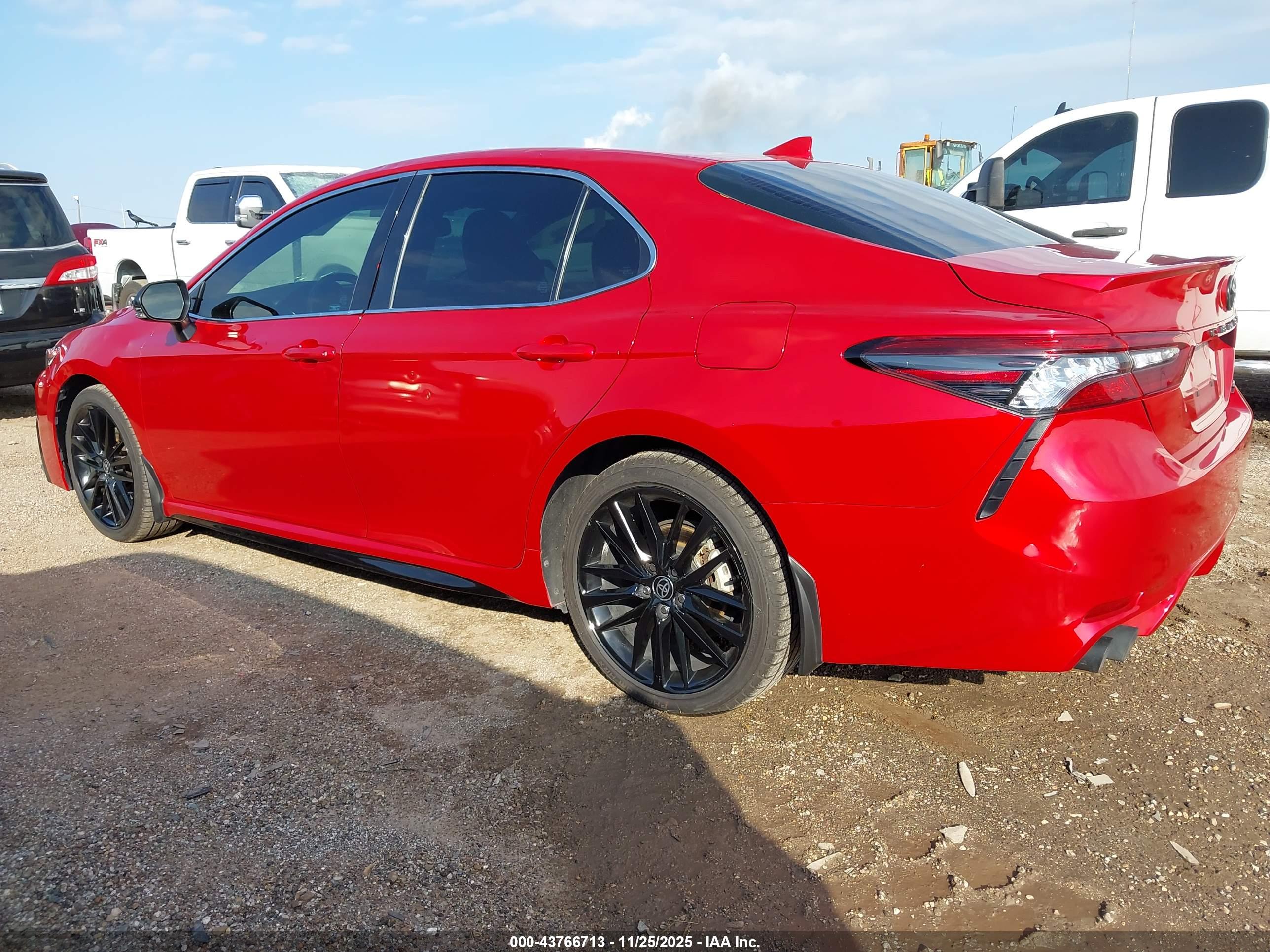 TOYOTA CAMRY image 3