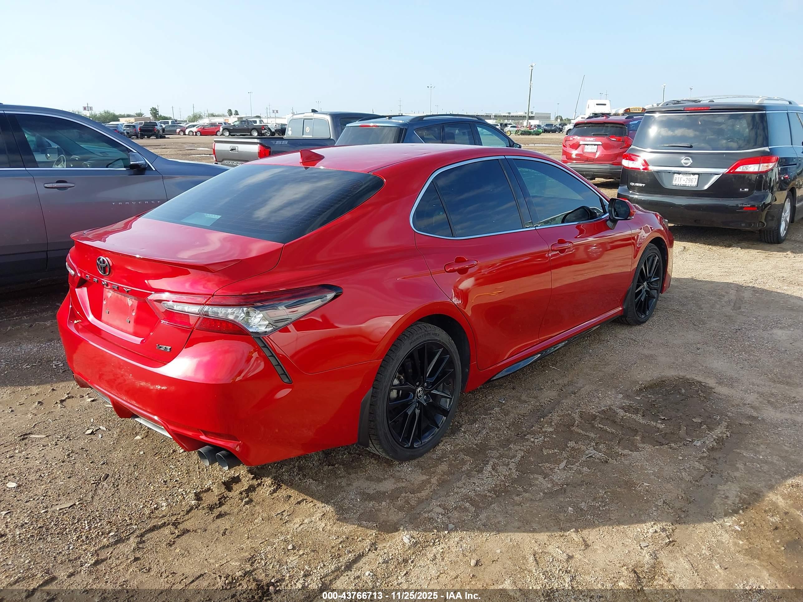TOYOTA CAMRY image 4