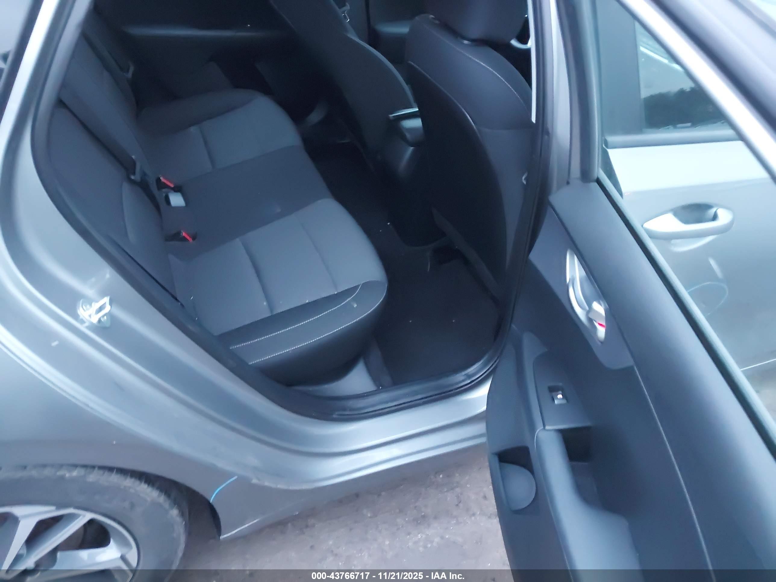 KIA FORTE image 8