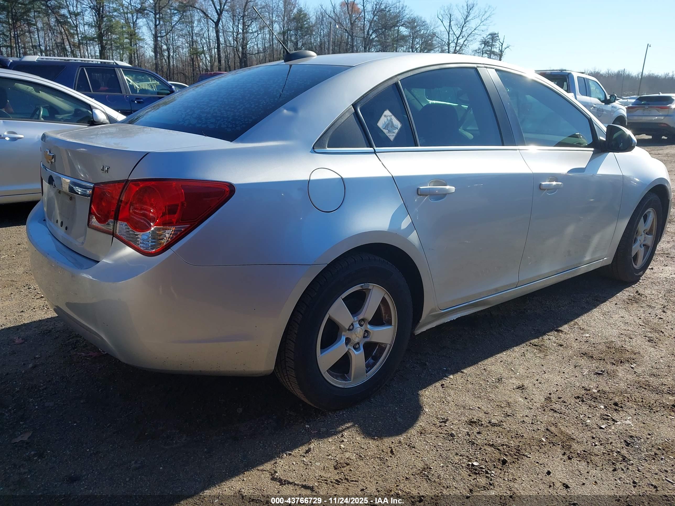 CHEVROLET CRUZE image 4