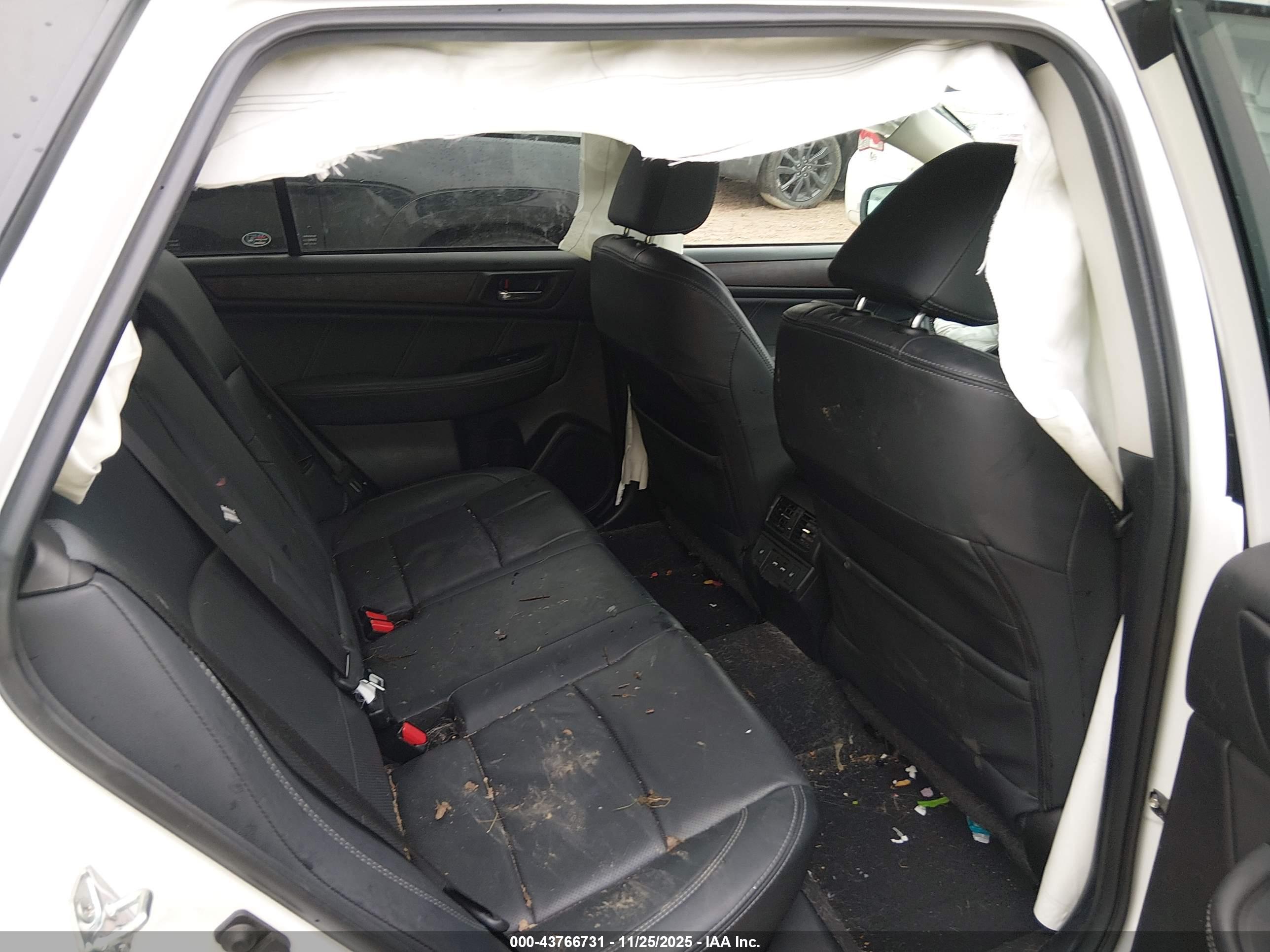 SUBARU OUTBACK image 8