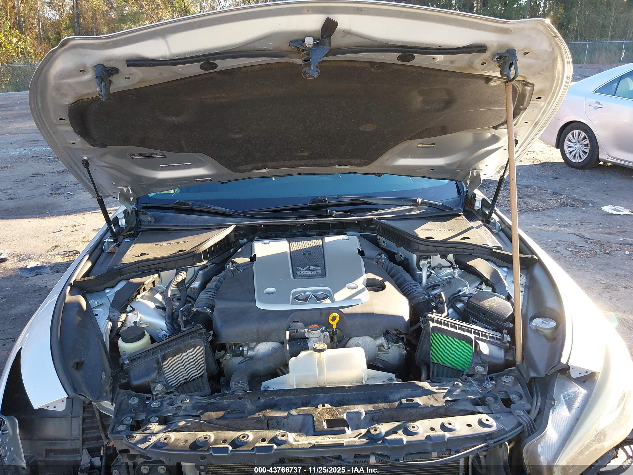 INFINITI Q50 image 10