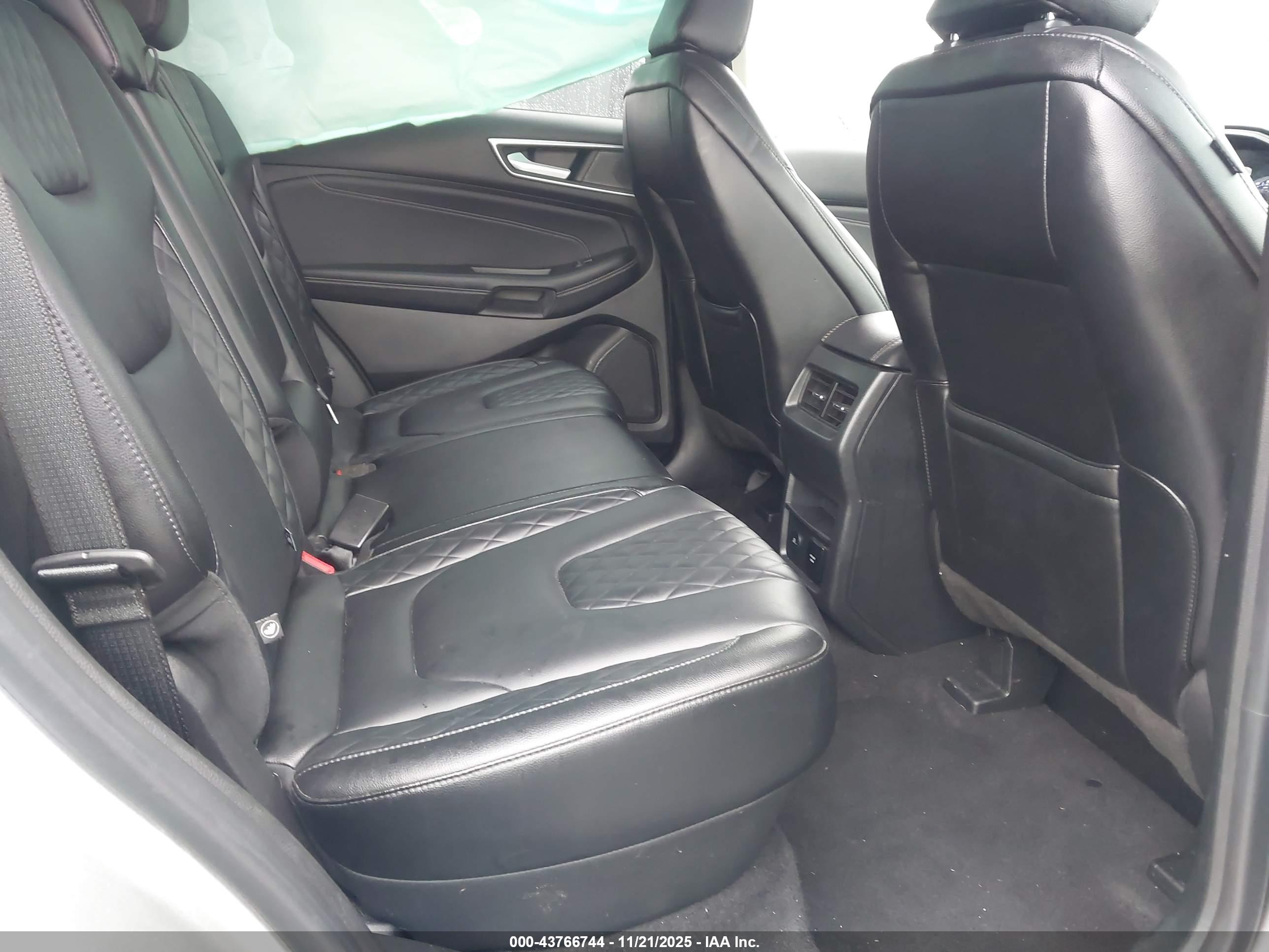FORD EDGE image 8