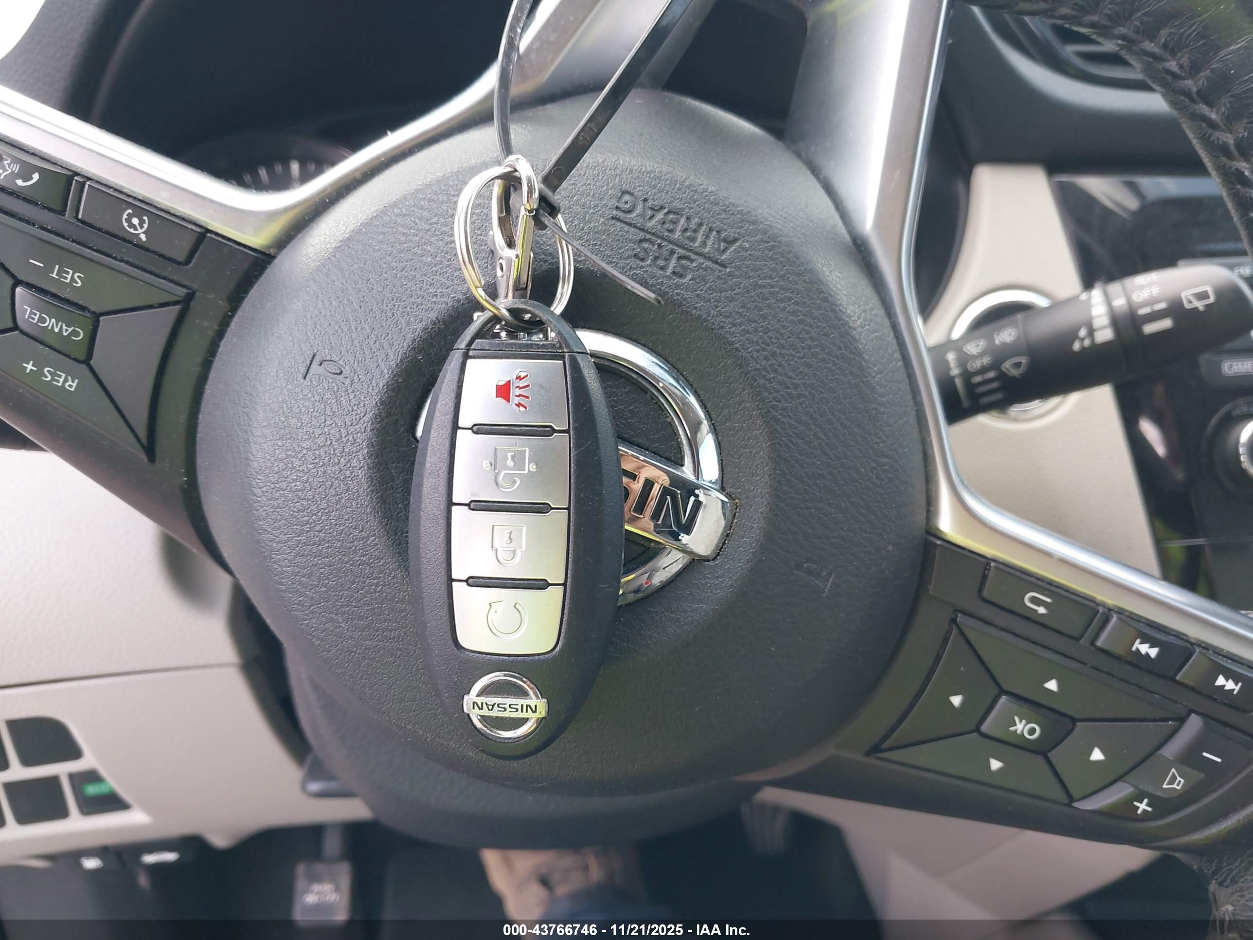 NISSAN ROGUE image 11