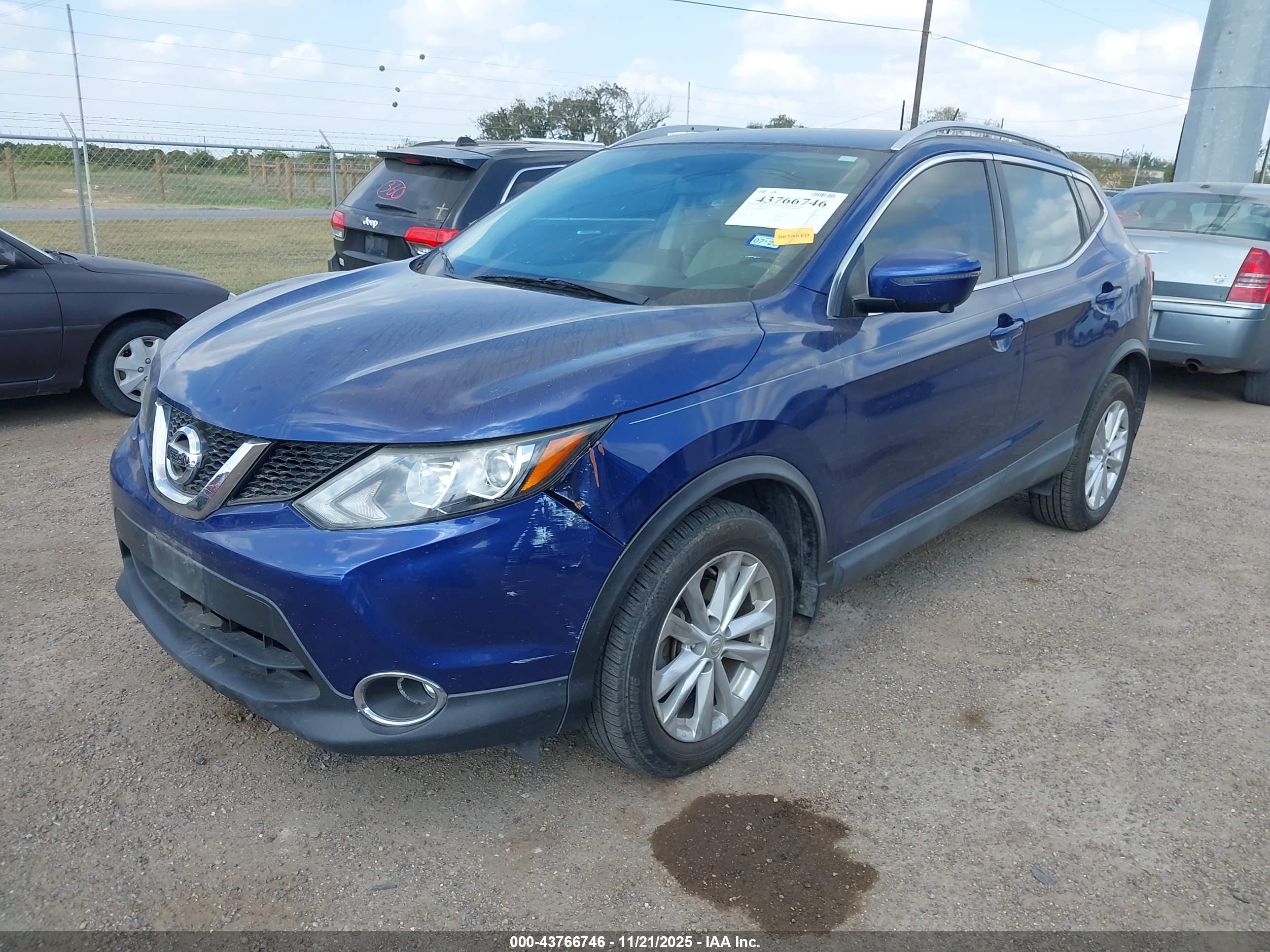 NISSAN ROGUE image 2