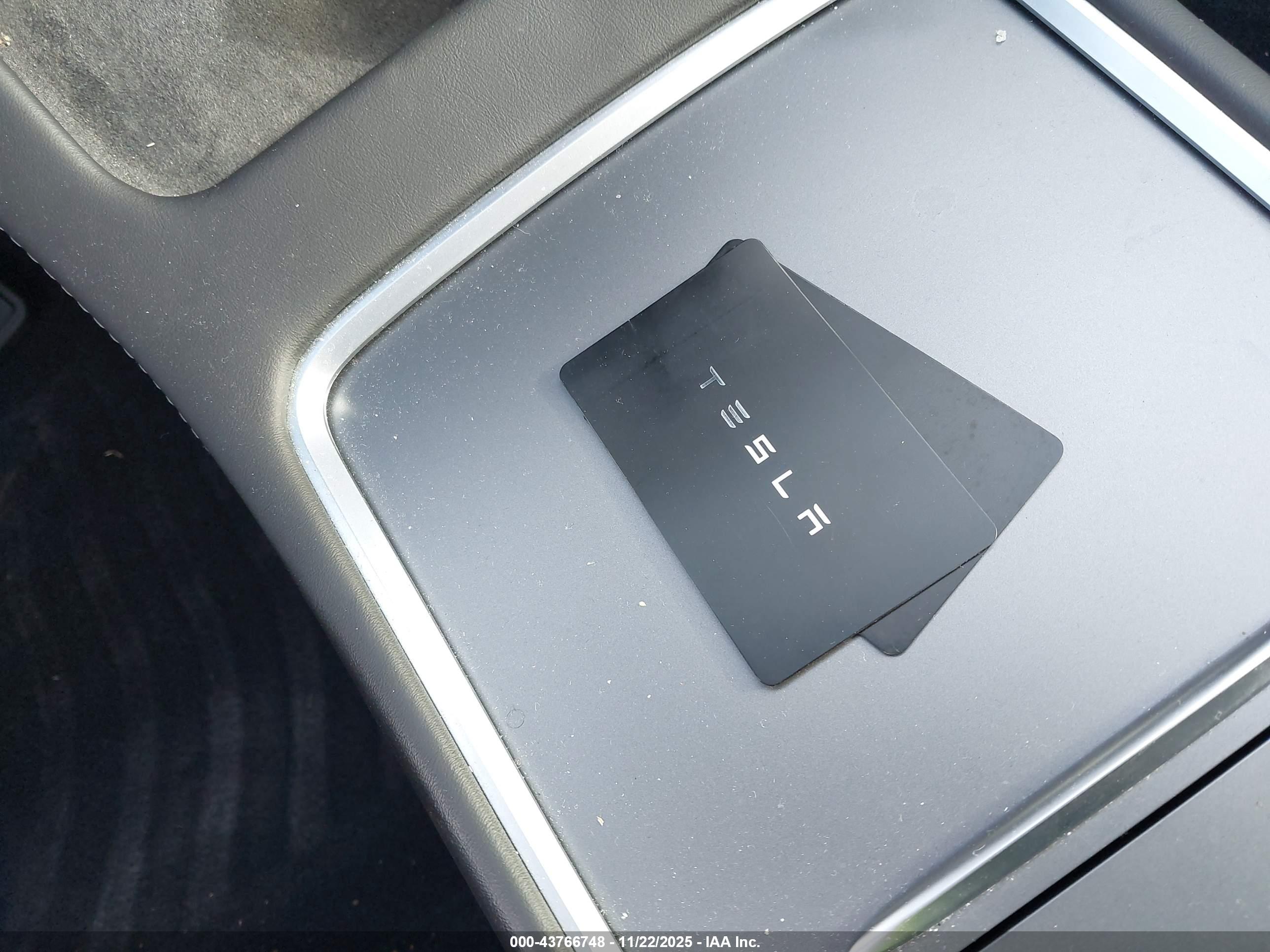 TESLA MODEL image 11
