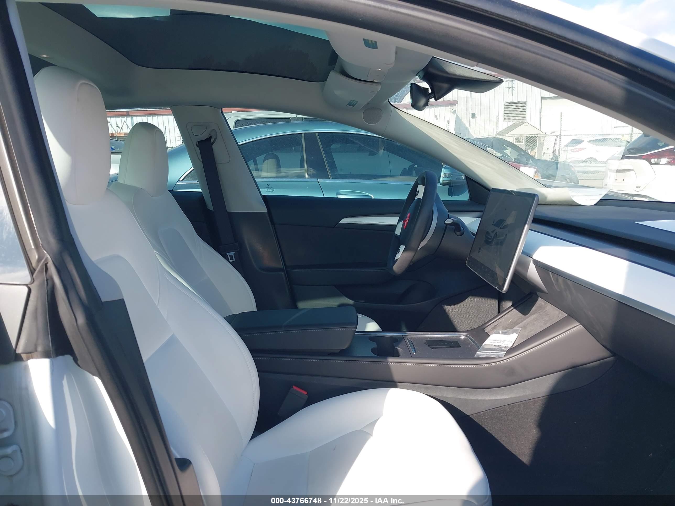 TESLA MODEL image 5